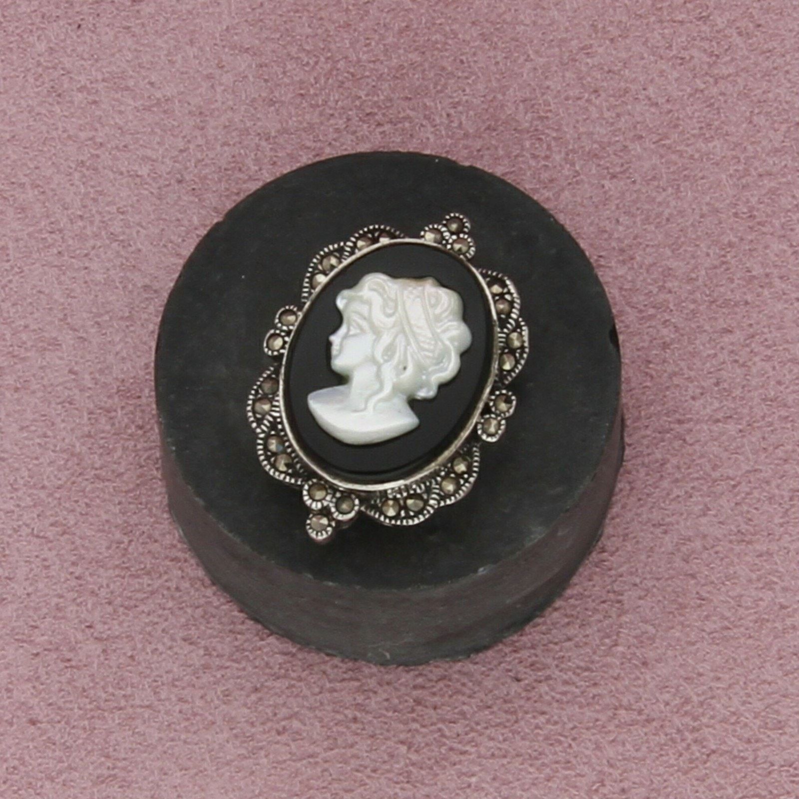 Sterling Silver sterling silver marcasite studded cameo silhouette pendant Size ONE SIZE - 1 Thumbnail