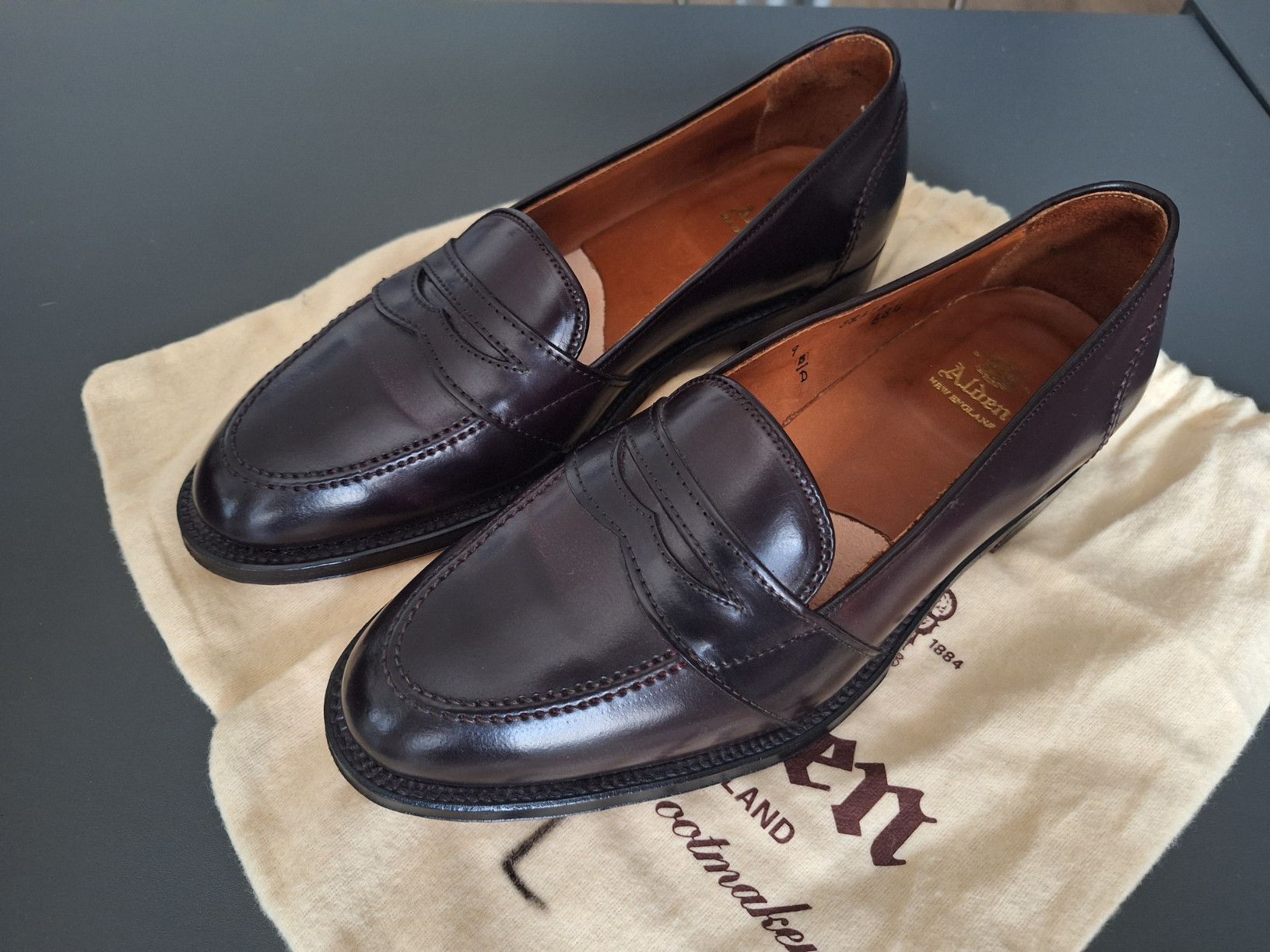 Alden 684 full strap loafers in color #8 cordovan Size US 9 / EU 42 - 1 Thumbnail