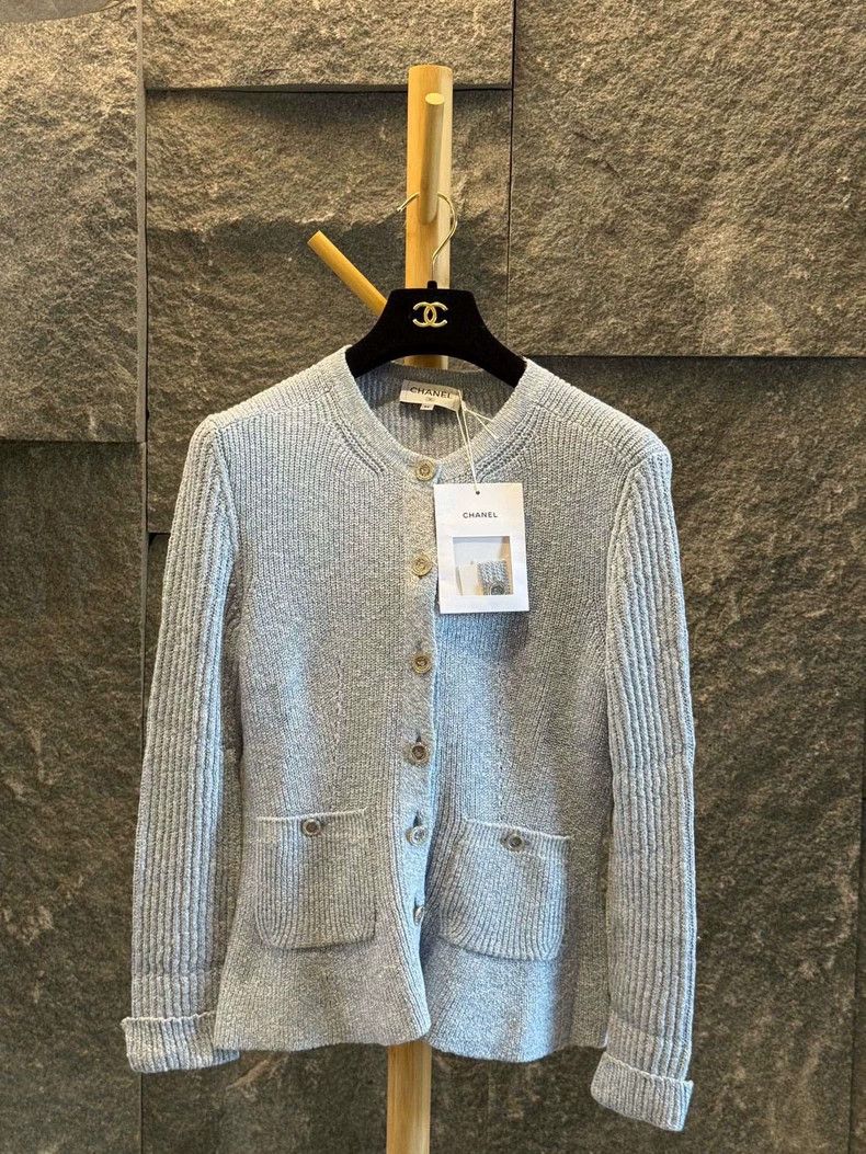 Chanel Chanel 23P light blue knitted cardigan coat Size XS / US 0-2 / IT 36-38 - 1 Thumbnail