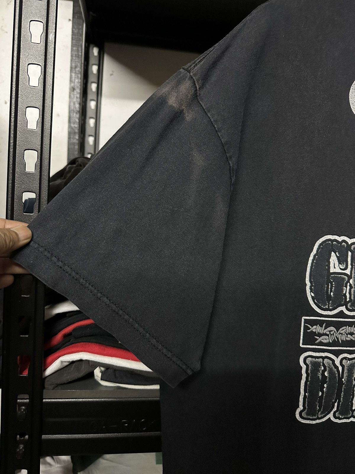 NFL × Vintage Thrashed Vintage Raider Silver & Black Attack Faded Tee Size US XXL / EU 58 / 5 - 9 Thumbnail