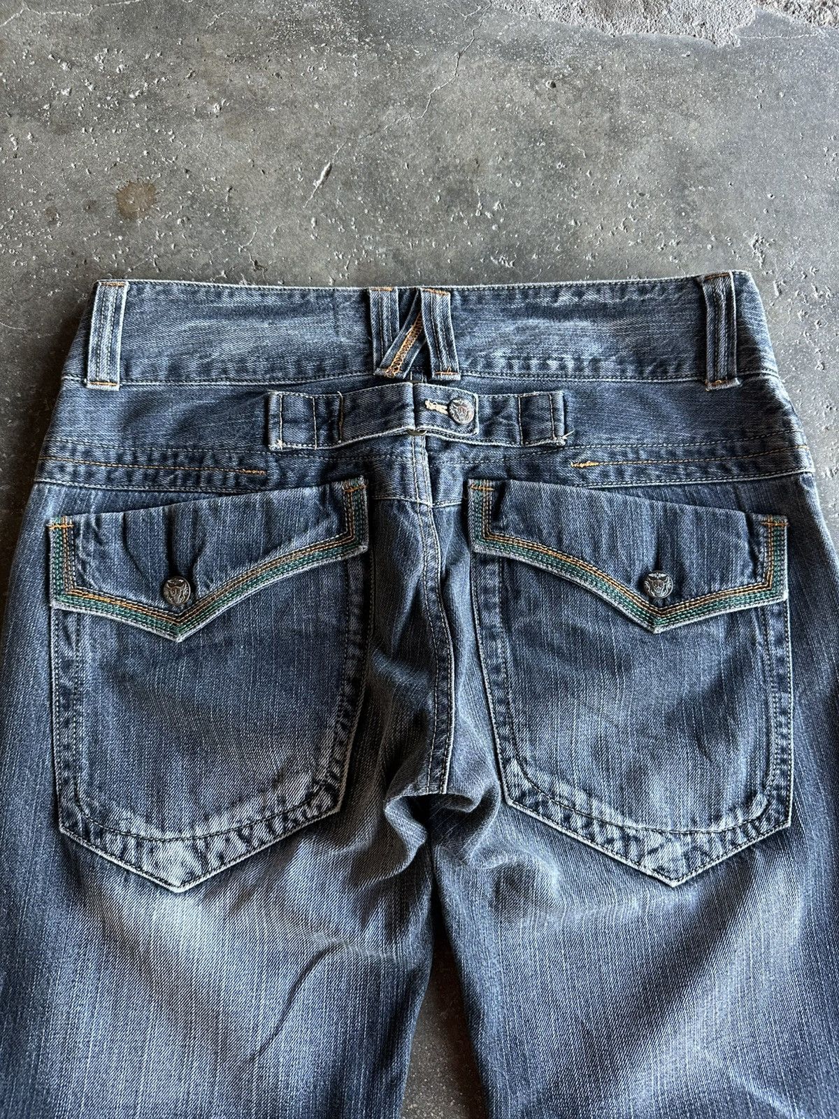 Japanese Brand VINTAGE ROOT THREE JEANS STORM BLACK WASHED RARE DENIM PANTS Size US 32 / EU 48 - 14 Thumbnail