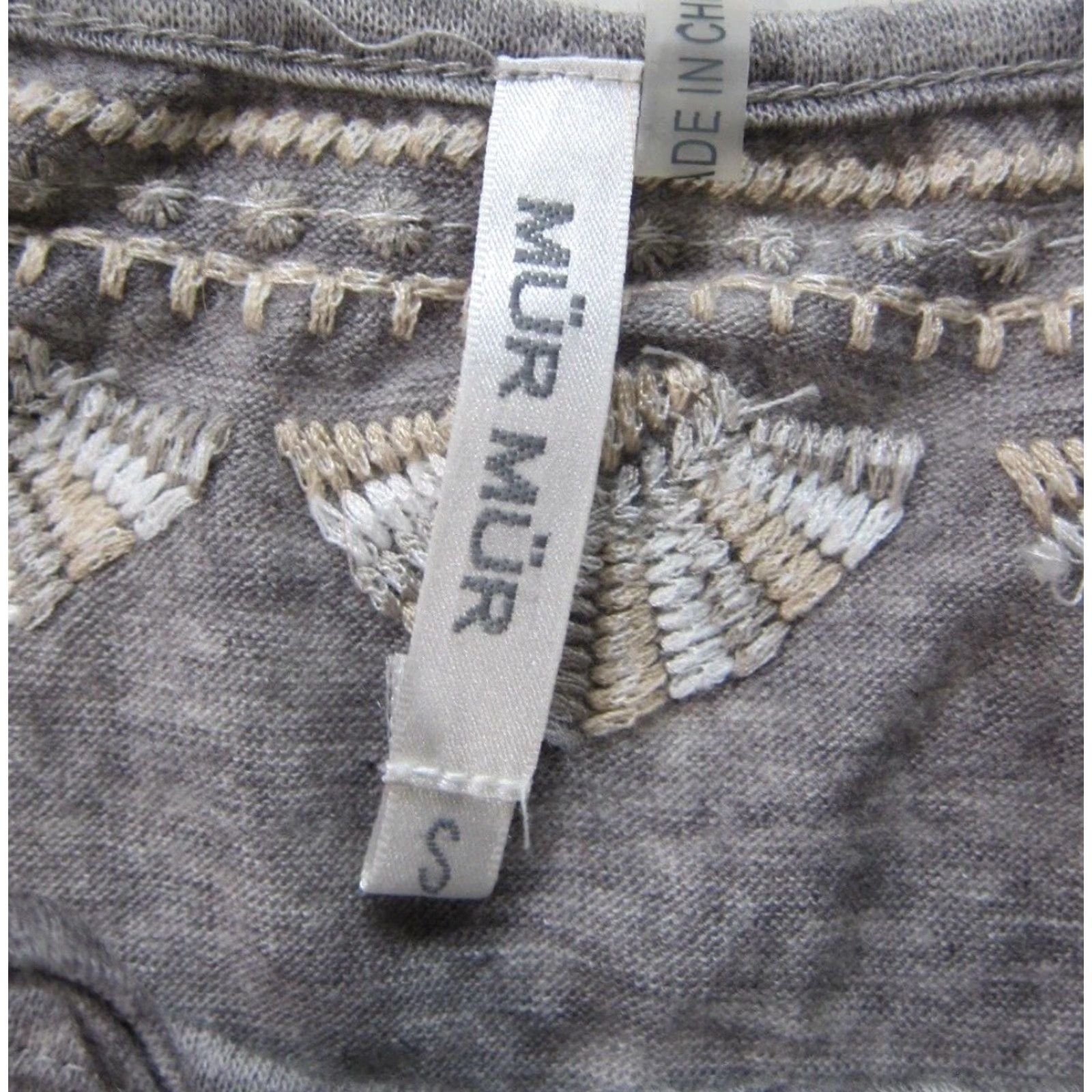 Anthropologie Mur Mur Grey Embroidered Thin Lightweight Flare Sleeve Pullover Sweater Women S Size S / US 4 / IT 40 - 2 Thumbnail