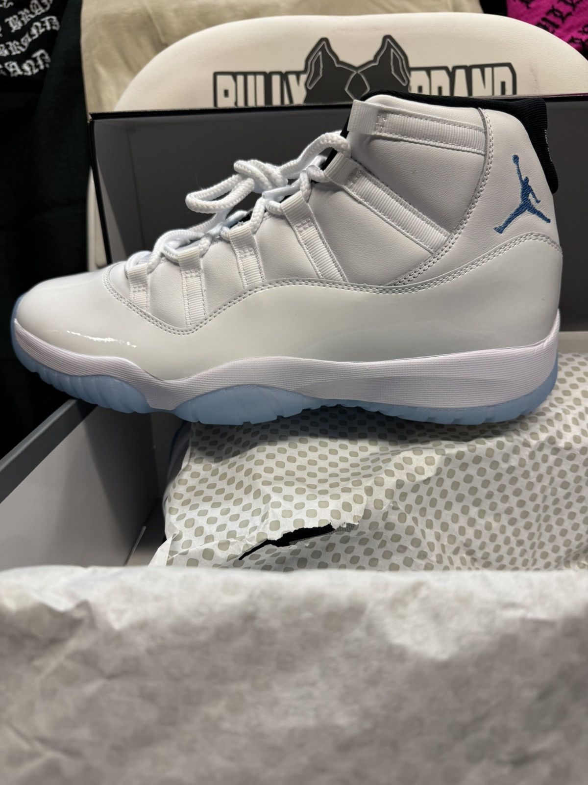 Jordan 11 Columbia