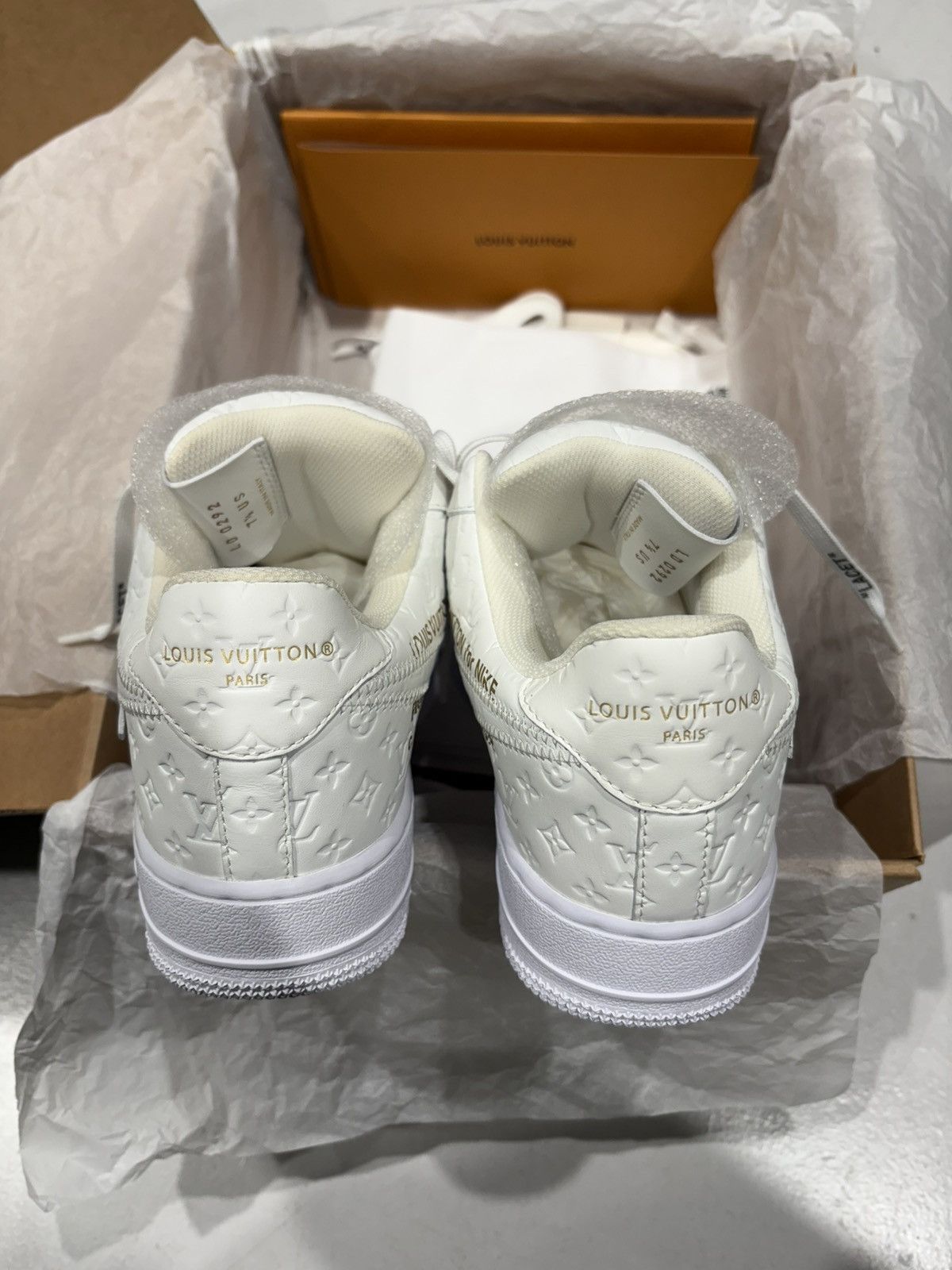 Louis Vuitton Louis Vuitton Nike Air Force One White Size US 7.5 / EU 40-41 - 3 Thumbnail
