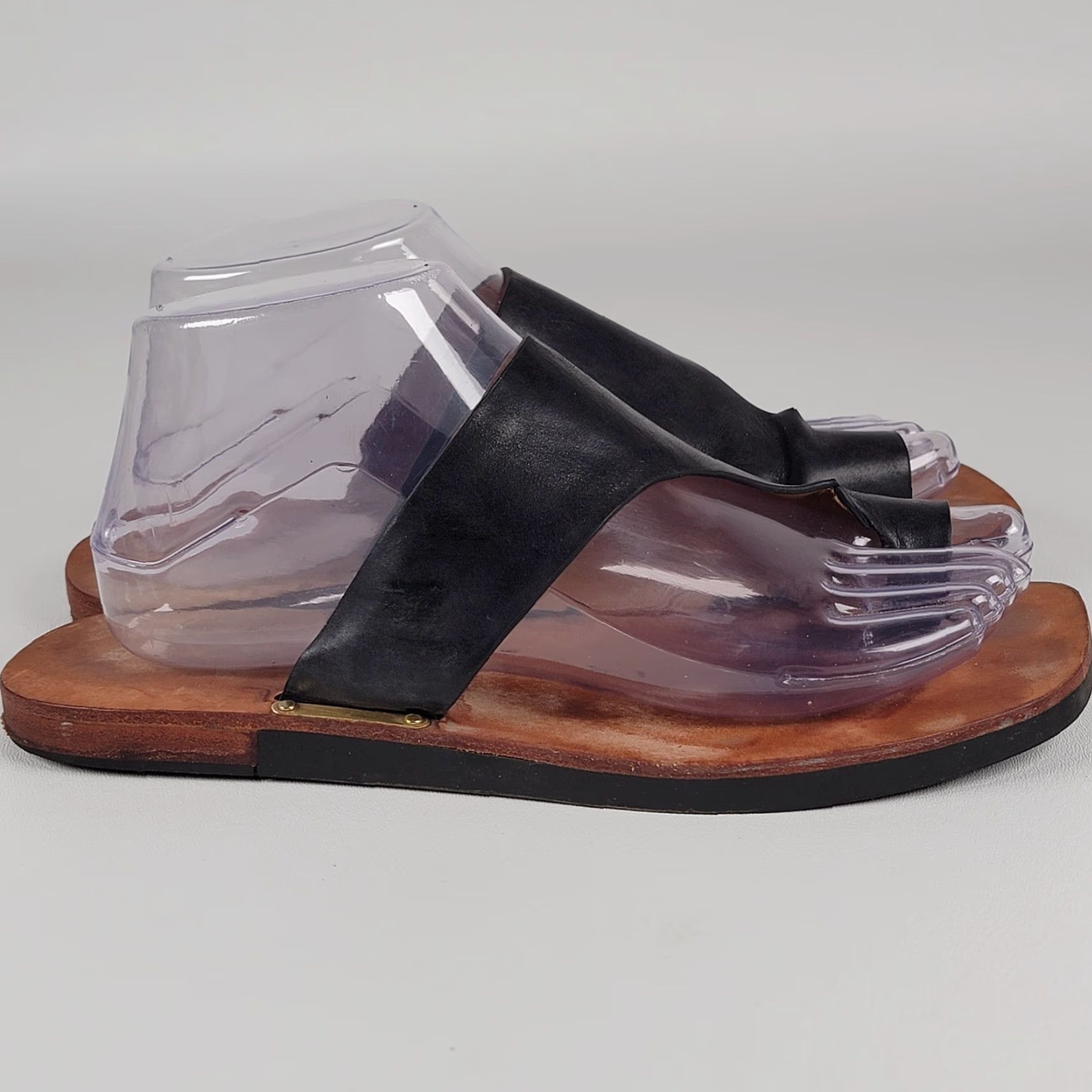 Calvin Klein VINTAGE Calvin Klein Pax Black Faux Leather Thongs Flats Sandals Size 8/38 Women Shoes Flat Heel Thong Leather Black Womens Size US 8 / IT 38 - 2 Thumbnail
