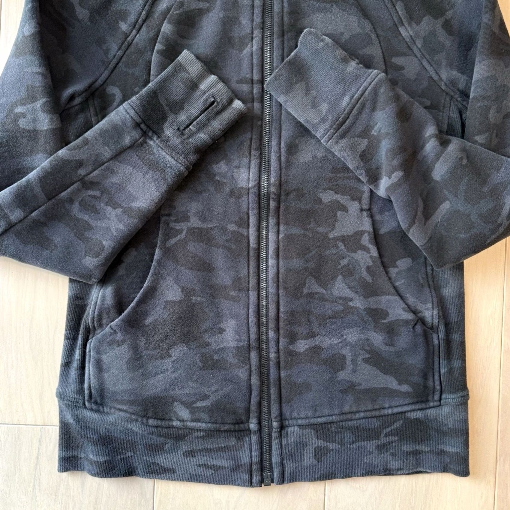 Lululemon Lululemon Scuba Hoodie Jacket 6 Black Camo Full Zip Workout Athleisure Yoga Size M / US 6-8 / IT 42-44 - 5 Thumbnail