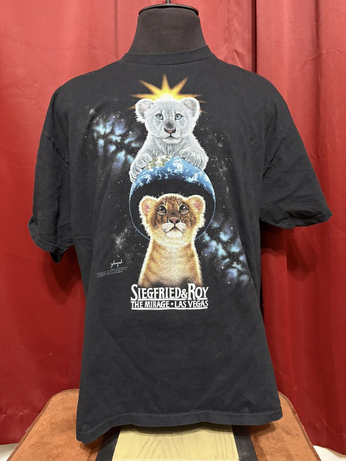 Vintage Vintage Siegfried And Roy Tshirt 90’s Las Vegas Tiger Tee Size US XXL / EU 58 / 5 - 1 Thumbnail