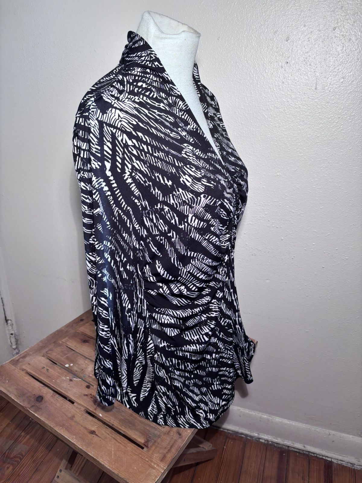Alfani Alfani V Neck Abstract Print Blouse Size XL / US 12-14 / IT 48-50 - 6 Thumbnail