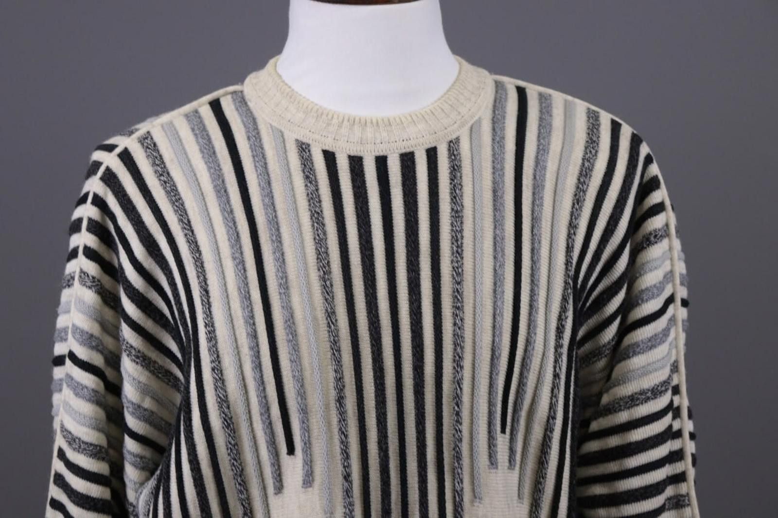 Carlo Colucci Carlo Colucci Personality Beige Sweatshirt Sweater Size 54 Size US M / EU 48-50 / 2 - 3 Thumbnail