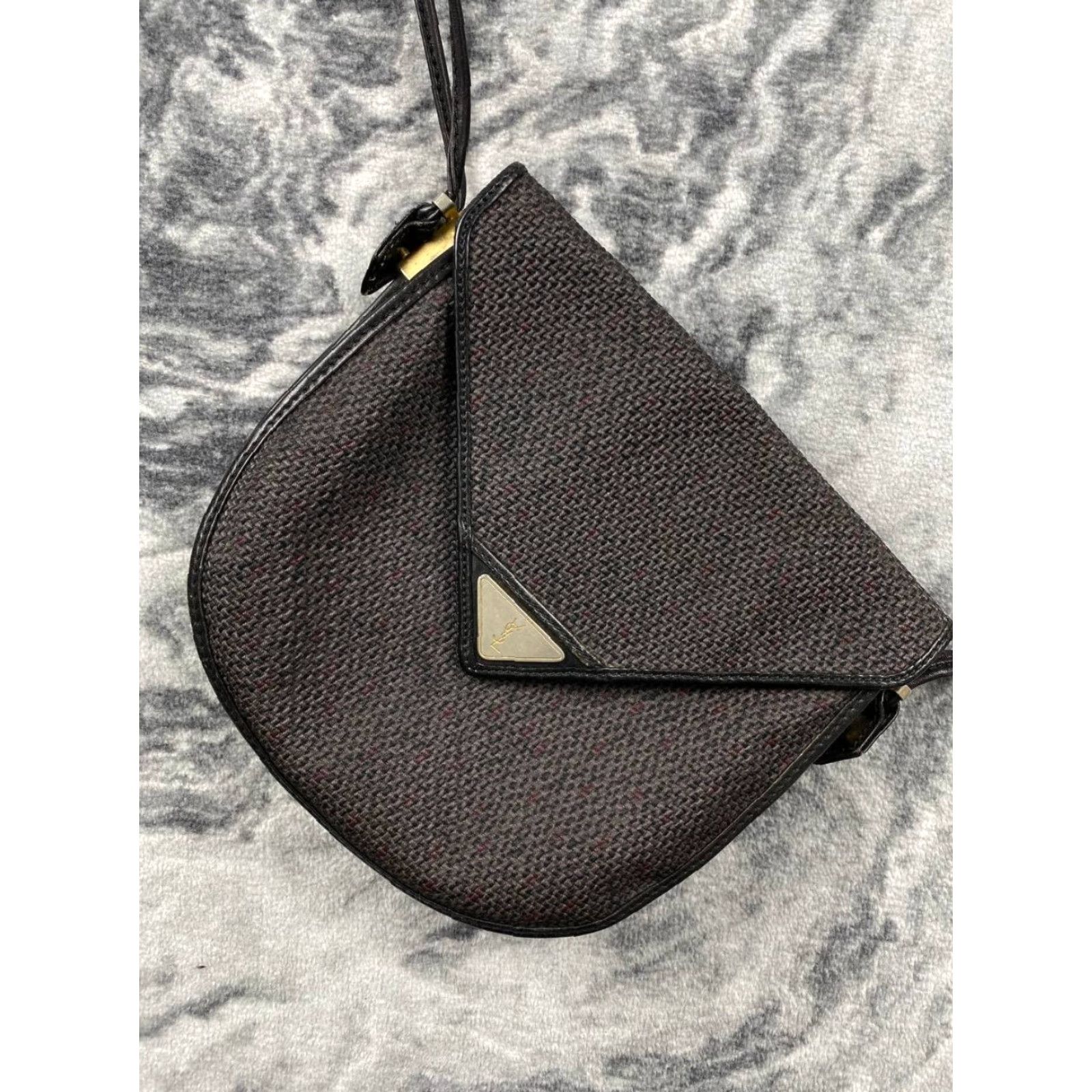 Yves Saint Laurent Yves Saint Laurent YSL Shoulder Bag Metal Logo Women Black Small Leather Gold-Plated Hardware Size ONE SIZE - 3 Thumbnail
