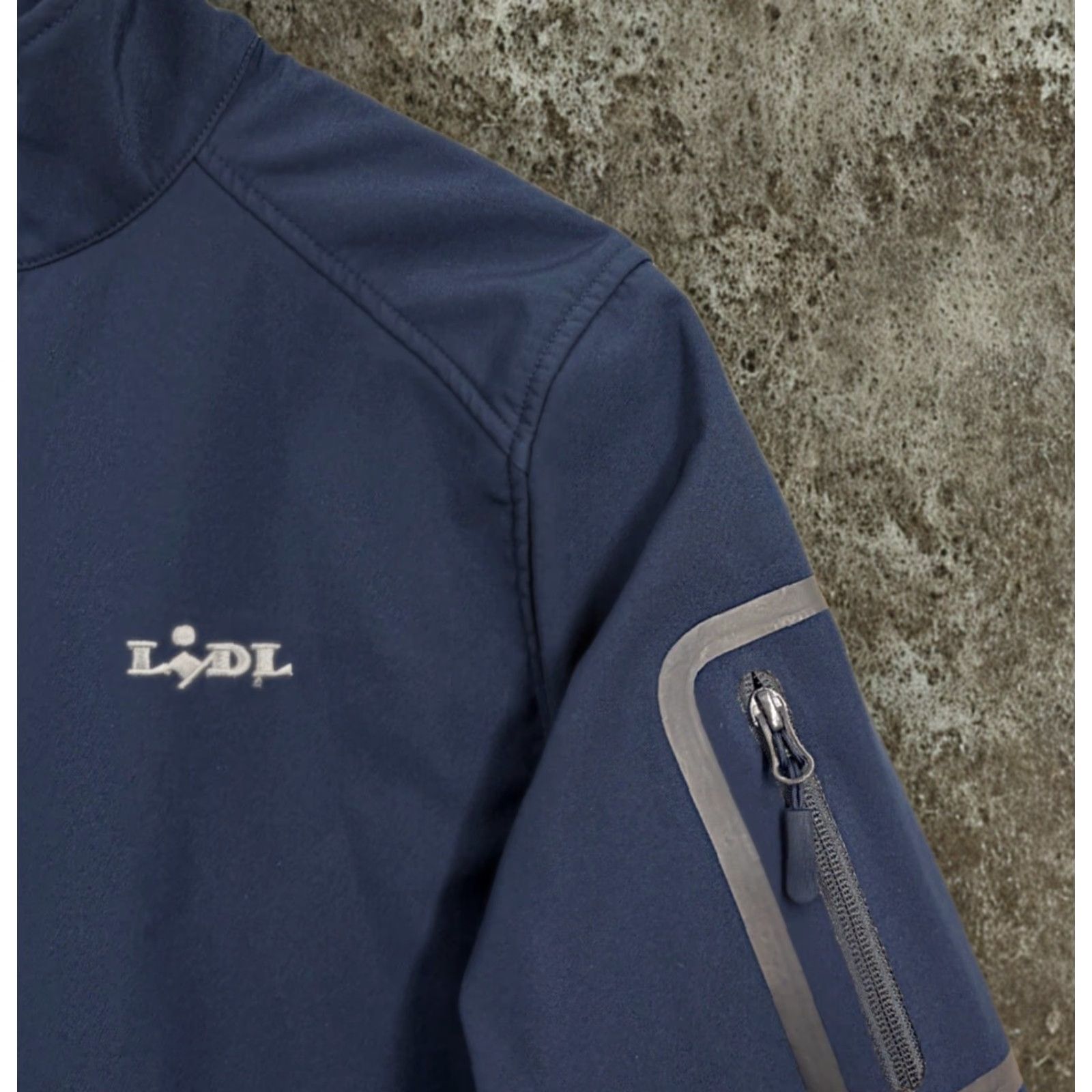 Vintage Lidl Jacket XL Navy Blue Full Zip Embroidered Logo Softshell Windbreaker Men Regular Size XL Jacket/Coat Size US XL / EU 56 / 4 - 4 Thumbnail