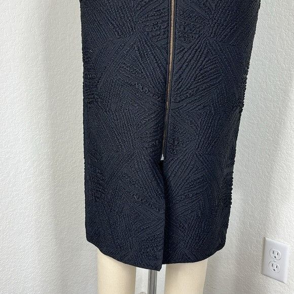 Roland Mouret Roland Mouret Myrtha Folded Sheath Dress V Neck Bandage Cap Size S / US 4 / IT 40 - 7 Thumbnail