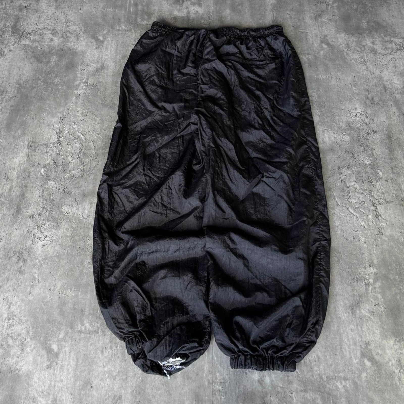 JNCO × Vintage Vintage Y2K Super Baggy Black Grunge Opium Nylon Sweatpants Size US 33 - 2 Thumbnail