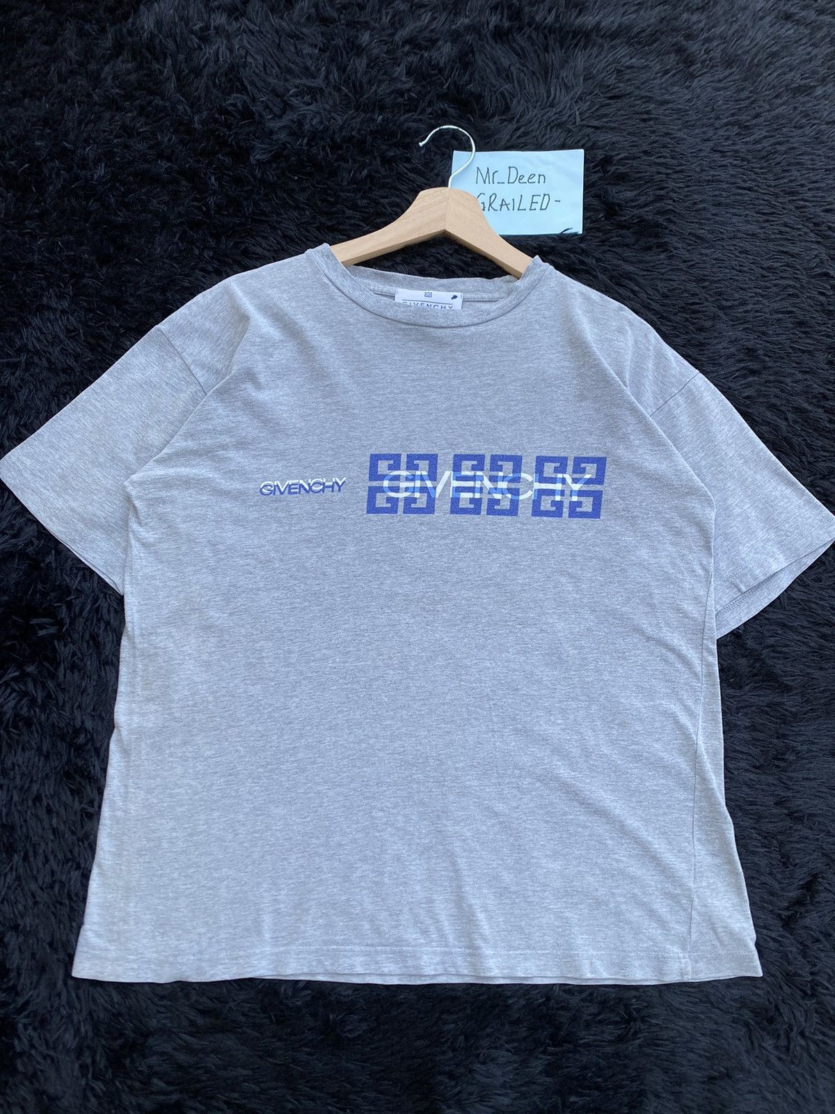 Givenchy Rare Vintage Givenchy Spellout Tshirt Size US L / EU 52-54 / 3 - 5 Thumbnail