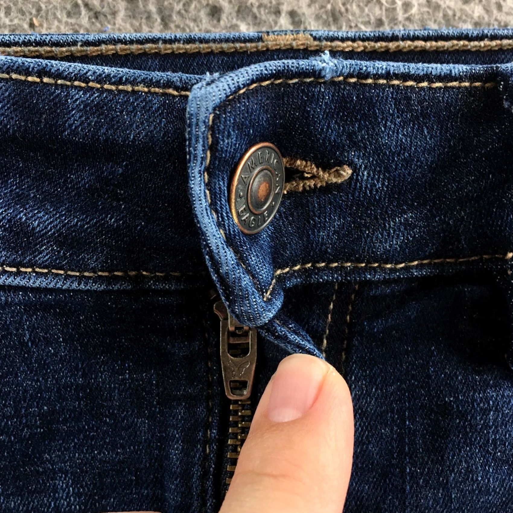 American Eagle Outfitters American Eagle Outfitters Womens Shorts Blue Denim Zip Cut-Off Size 2 (actual 29x3) Size 26" / US 2 / IT 38 - 4 Thumbnail