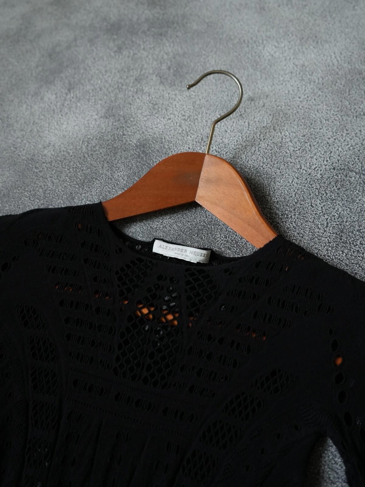 Alexander McQueen S/S 2009 Alexander McQueen Eiffel Tower Openwork Mesh Top Size S / US 4 / IT 40 - 8 Thumbnail