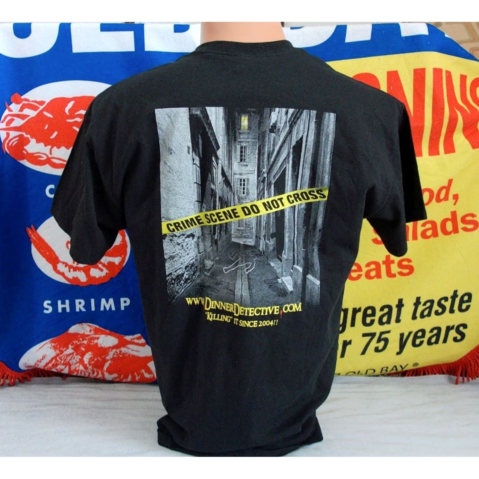 Gildan THE DINNER DETECTIVE graphic T Shirt Men L Black Gildan Cotton Short Sleeve Two-Sided INTERACTIVE MURDER MYSTERY Size US L / EU 52-54 / 3 - 2 Thumbnail