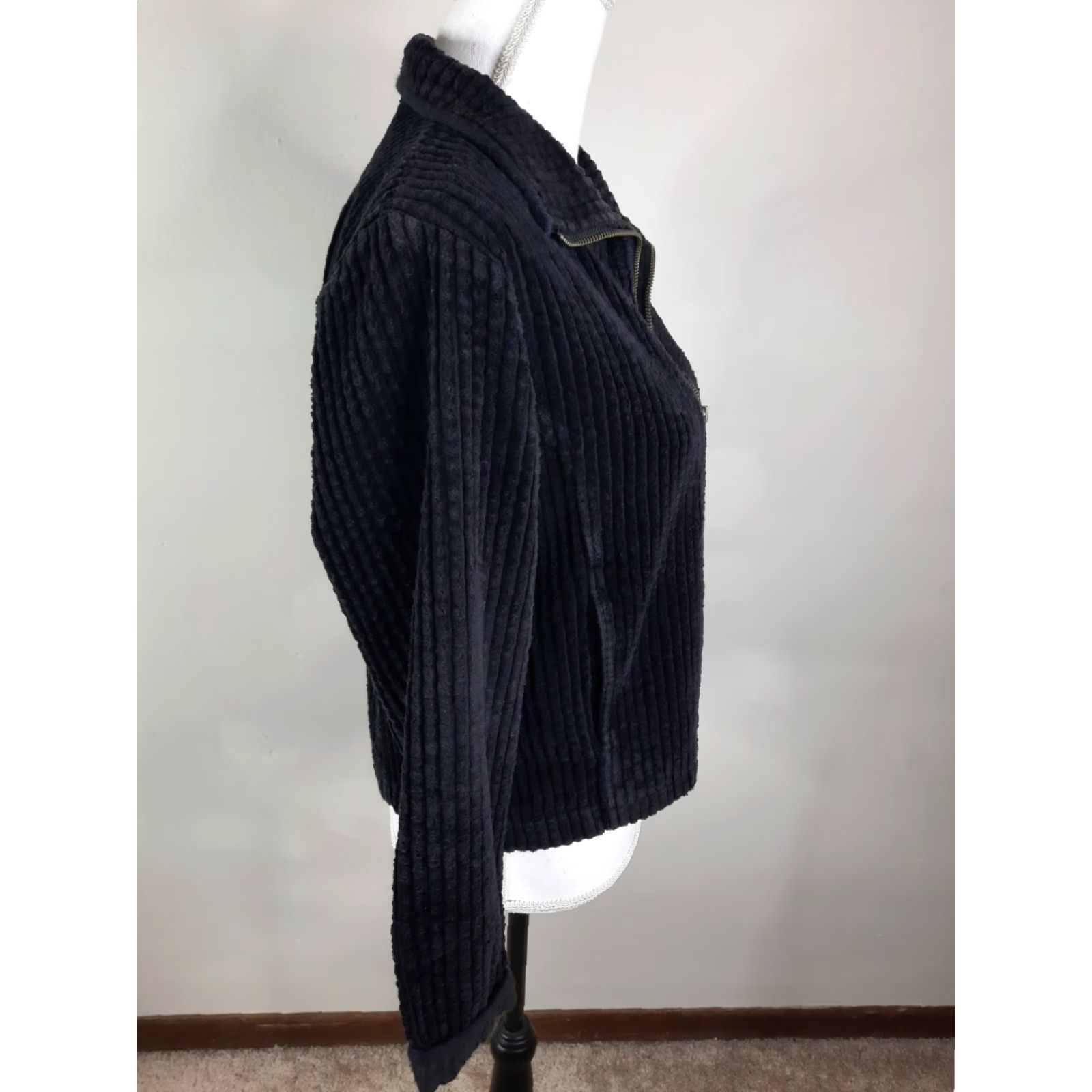 Vintage VINTAGE Woolrich Jacket Full Zip Corduroy Black Small Womens Jacket Cotton 90s USA Winter Fall Button Closure Size S / US 4 / IT 40 - 5 Thumbnail