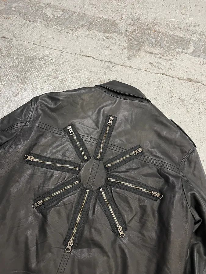 Moschino 2000s Moschino Multi Zips Circle Black Leather Jacket Size US M / EU 48-50 / 2 - 8 Thumbnail