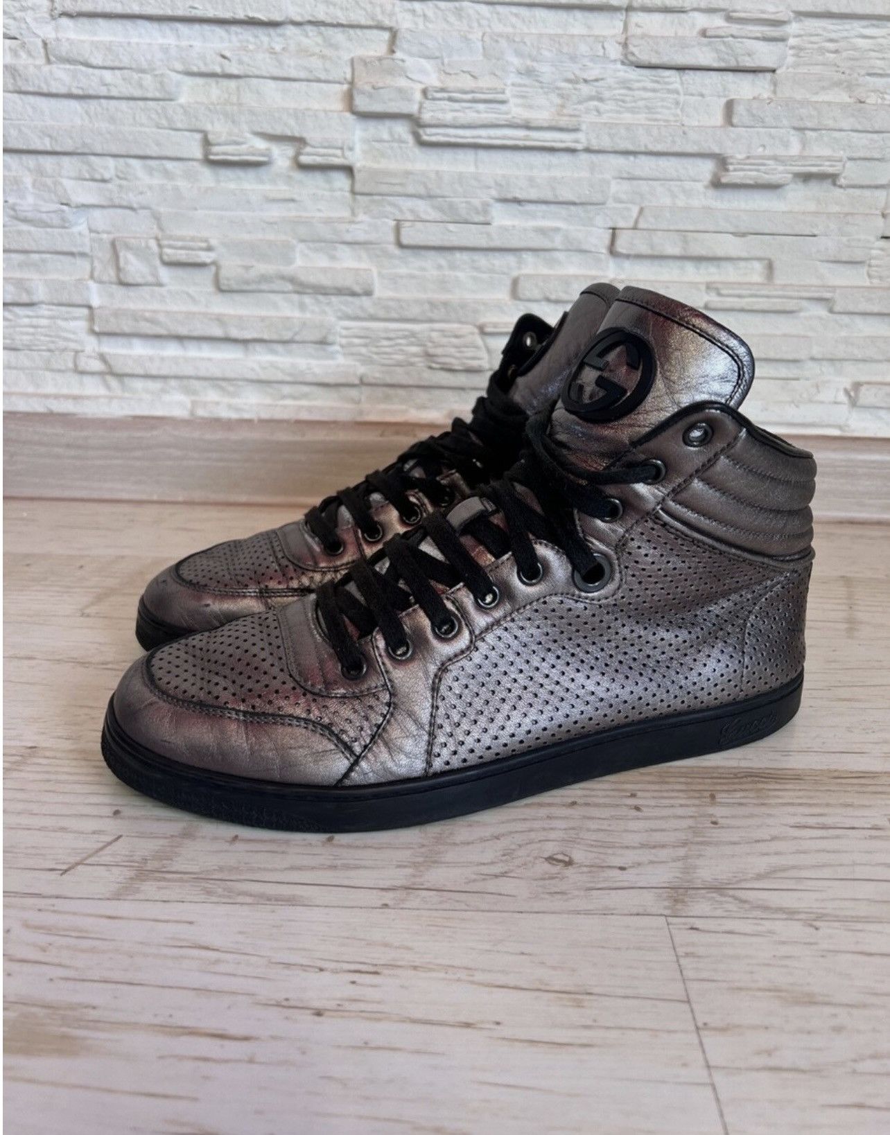 Gucci Gucci Metallic Leather Sneakers – Size 7 Size US 8 / EU 41 - 2 Thumbnail