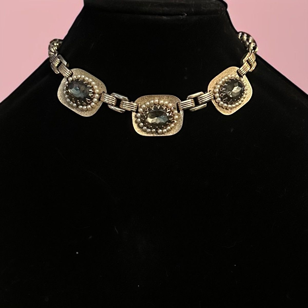 Vintage Vintage Judy Lee chunky olive rhinestone and pearls necklace Size ONE SIZE - 1 Thumbnail