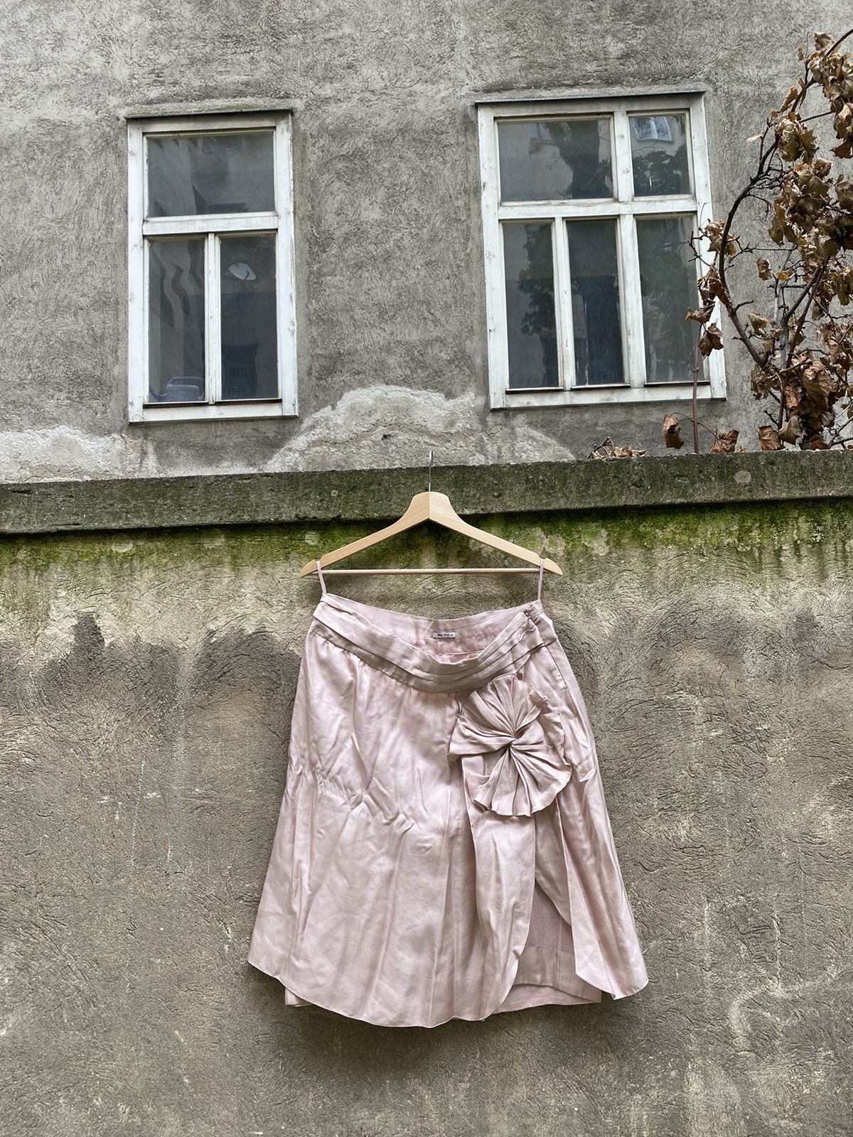 Miu Miu × Vintage Vintage Miu Miu Flower Skirt Size 28" / US 6 / IT 42 - 1 Thumbnail