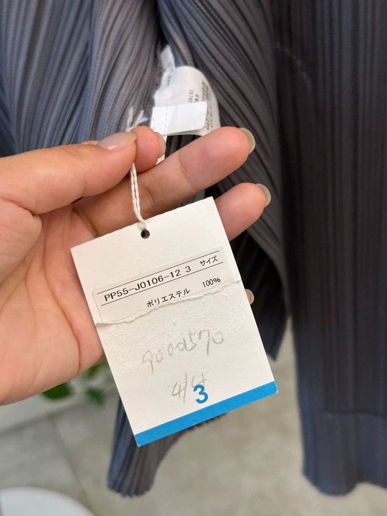 Issey Miyake Issey Miyake size:3 A dark grey pleated cardigan Size XS / US 0-2 / IT 36-38 - 4 Thumbnail