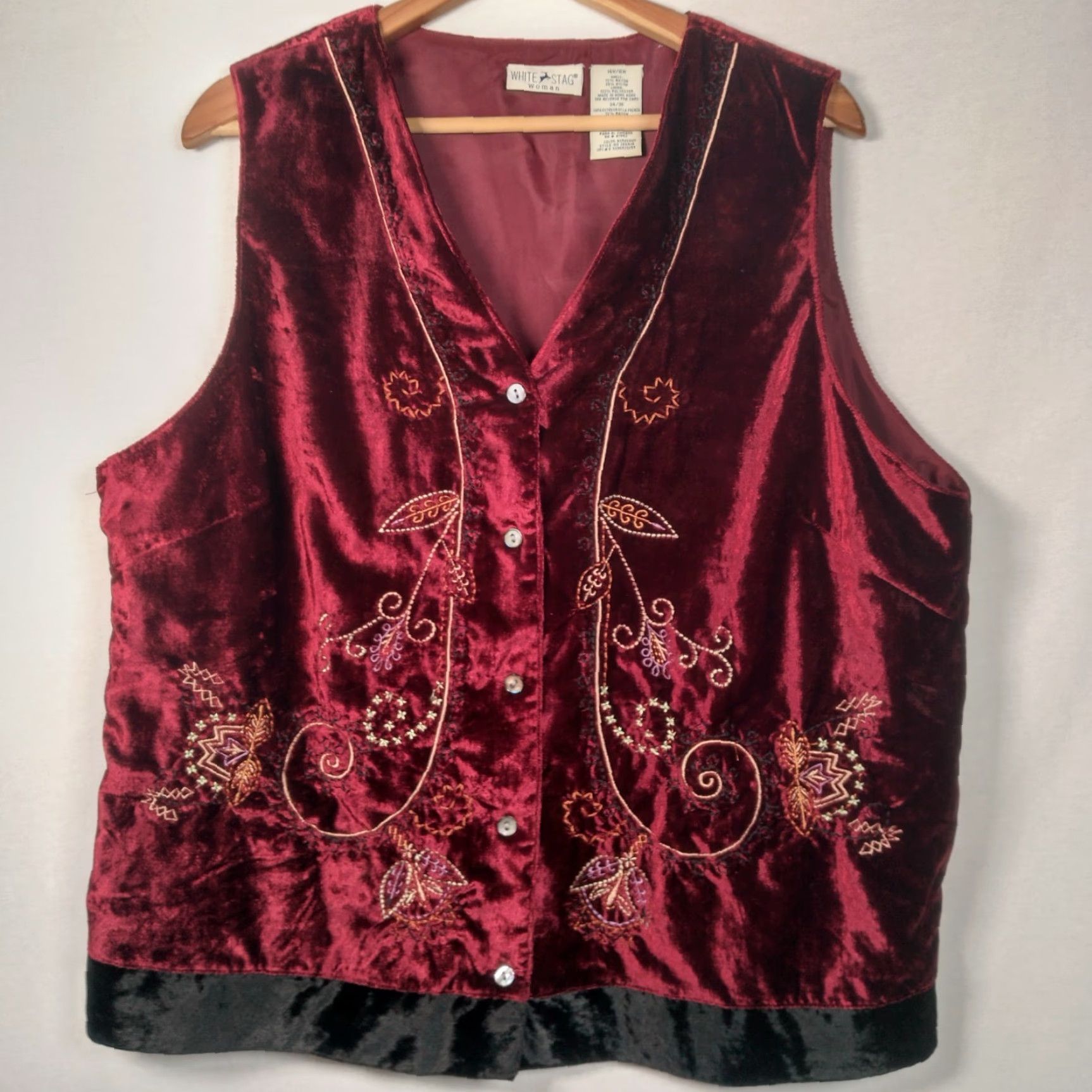 VINTAGE White Stag Velour Vest Womens 14W/16W Maroon Embroidered Floral Velour Vest
