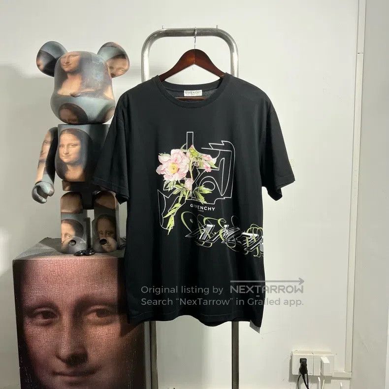 Givenchy Givenchy Letter Logo Pattern Printed Round Neck Short Slee Size US L / EU 52-54 / 3 - 1 Thumbnail