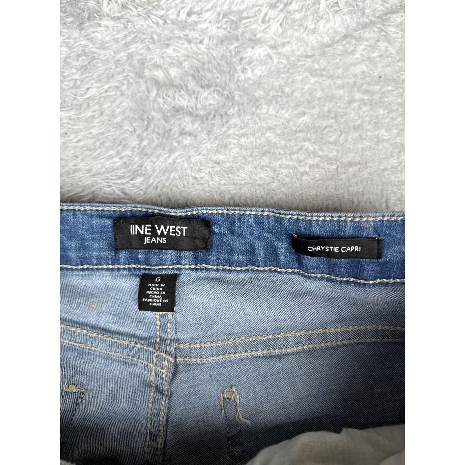 Nine West Nine West Chrystie Capri Jeans Womens 6 Blue Denim Mid Rise 5-Pocket Stretch Capris Size 28" / US 6 / IT 42 - 6 Thumbnail