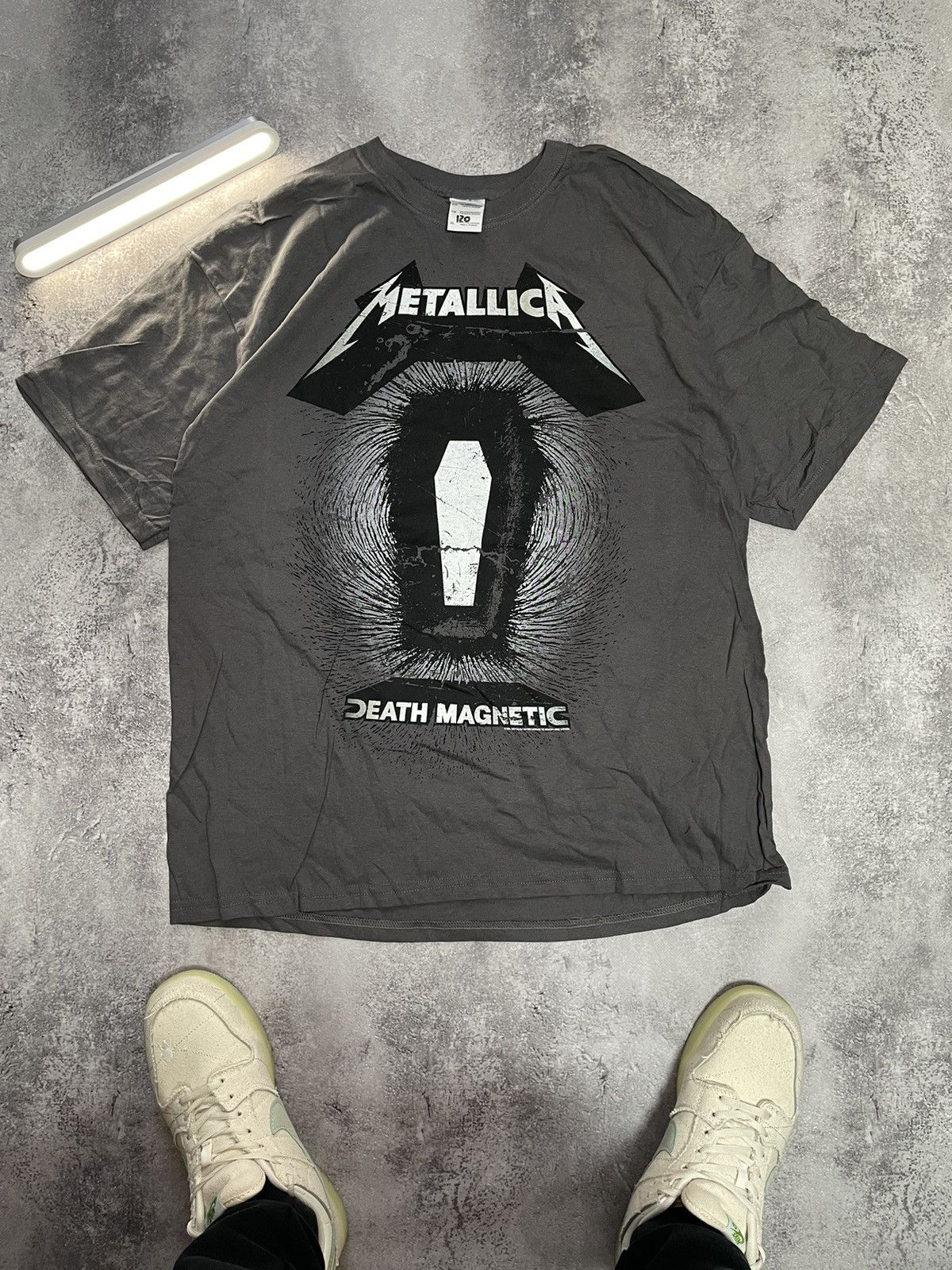 Band Tees Vtg Y2K Metallica Death Magnetic World Tour Tee XL Fade Size US XL / EU 56 / 4 - 1 Thumbnail
