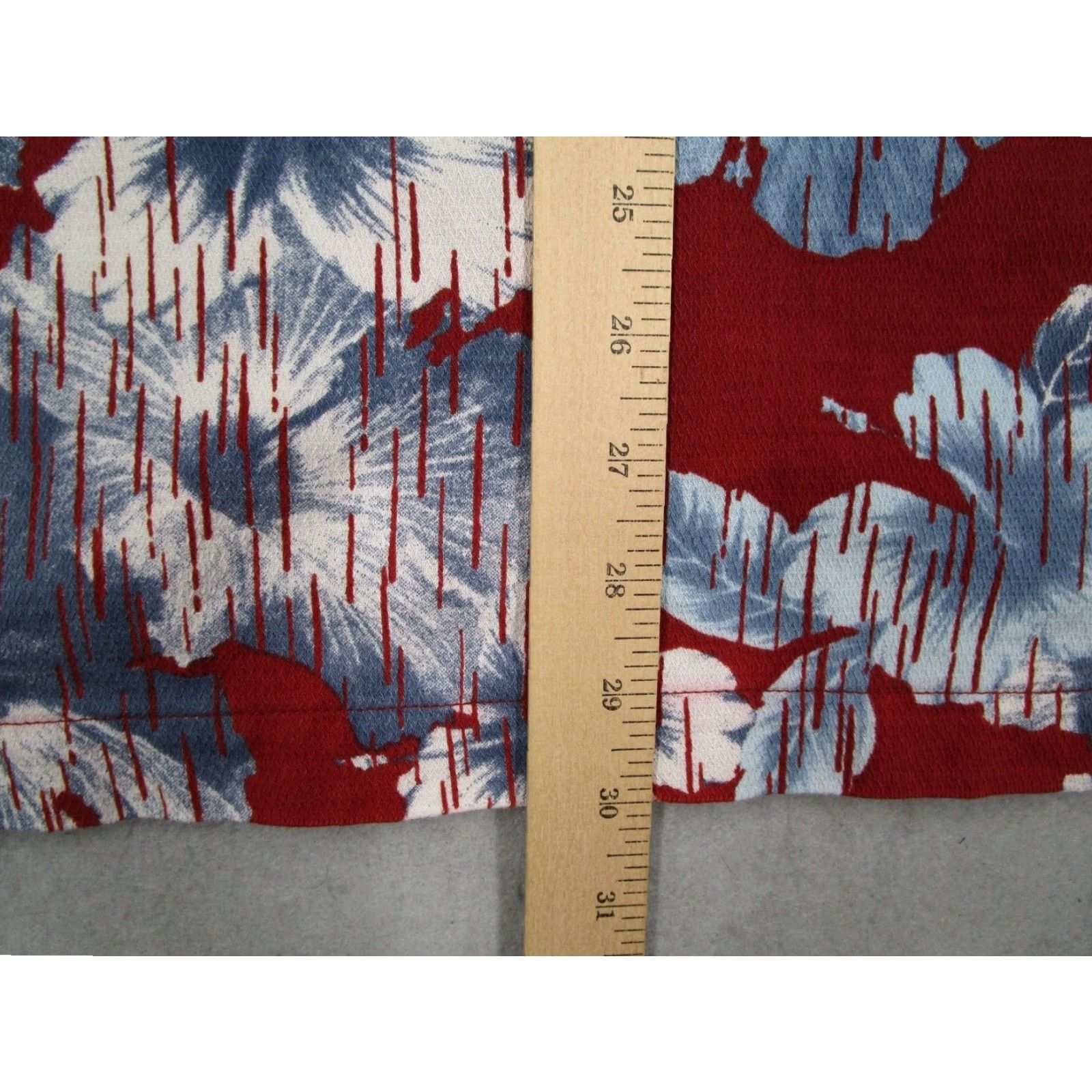 Quiksilver Quiksilver Waterman Shirt Men's XL Red Floral Short Sleeve Button Up Size US XL / EU 56 / 4 - 7 Thumbnail