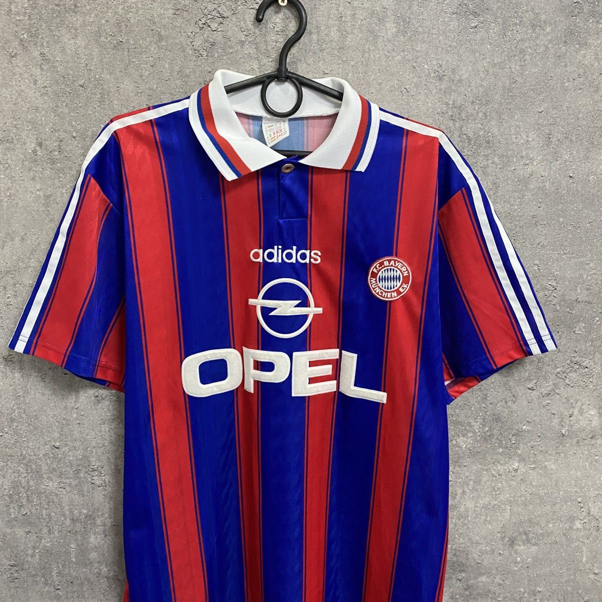 Adidas Adidas Bayern Munich 1995 1997 home soccer jersey football Size US M / EU 48-50 / 2 - 5 Thumbnail
