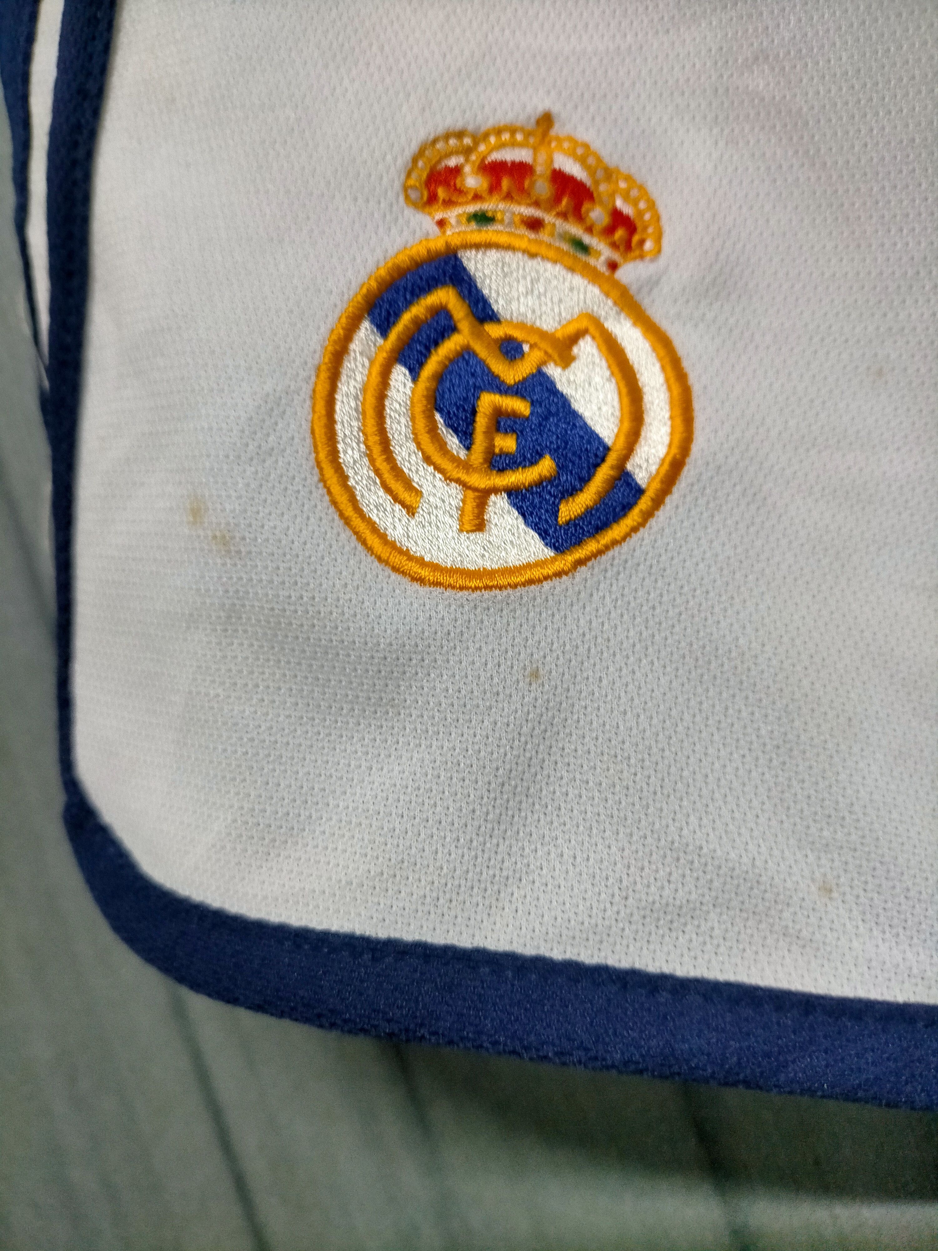 Adidas Vintage 2001 Real Madrid Footbal Jersey Short pants Size US 30 / EU 46 - 10 Thumbnail