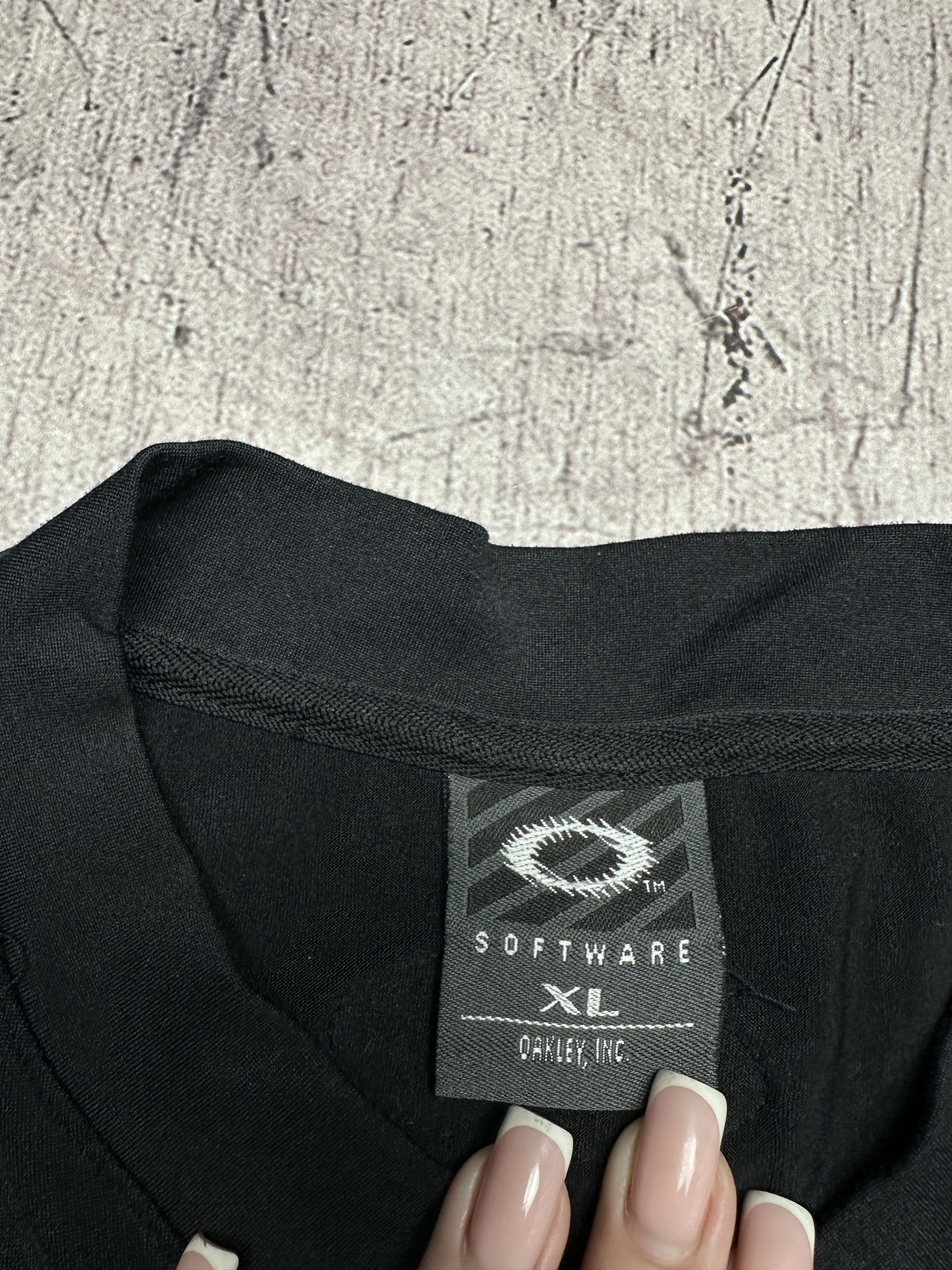Oakley Oakley Software Vintage Mens V-Neck T-Shirt Size US XL / EU 56 / 4 - 4 Thumbnail