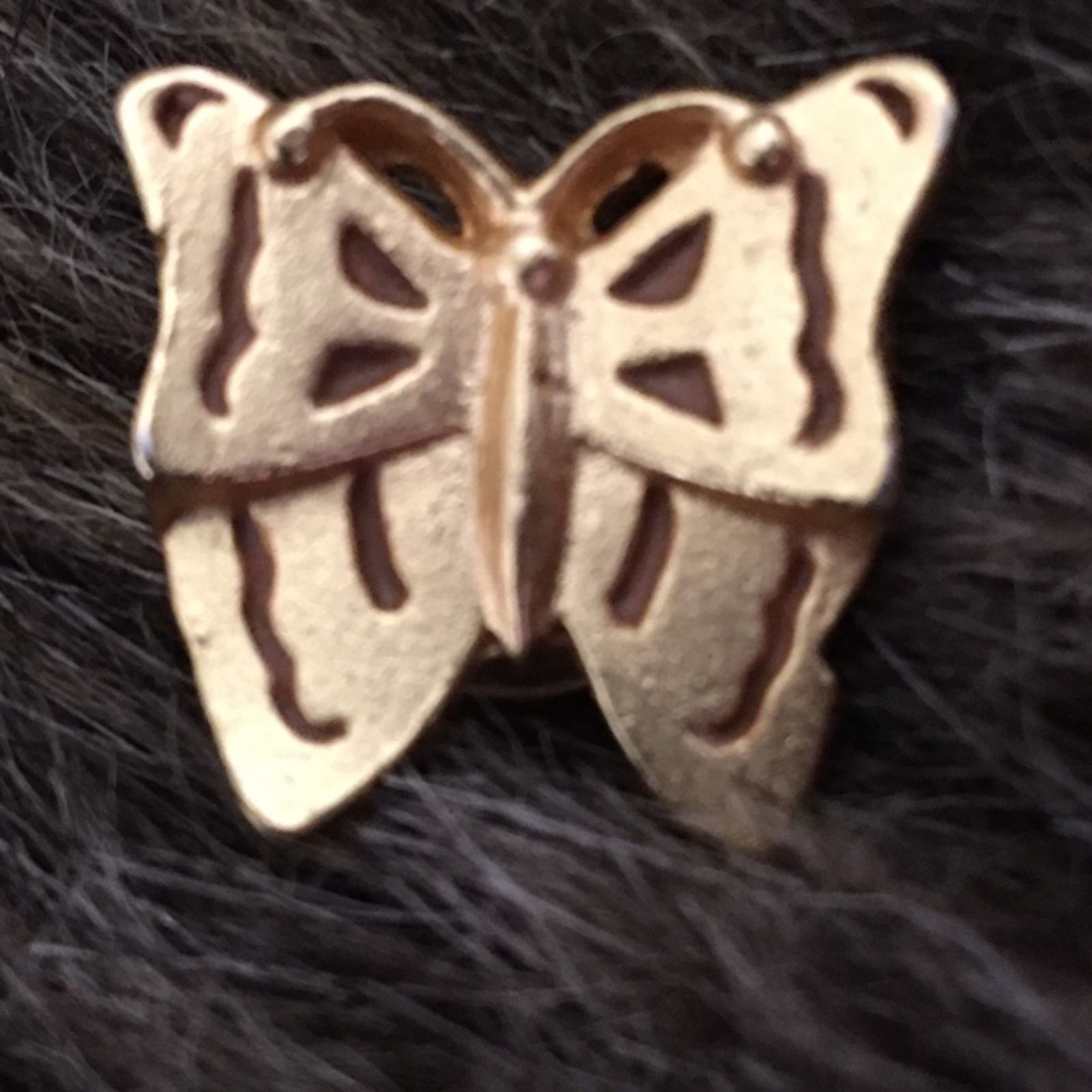 Vintage Vintage matte gold tone butterfly tac lapel pin Size ONE SIZE - 2 Thumbnail