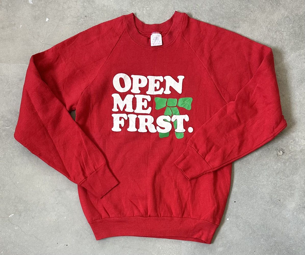 Vintage VINTAGE 80S OPEN ME FIRST CHRISTMAS SWEATSHIRT Size US S / EU 44-46 / 1 - 1 Thumbnail