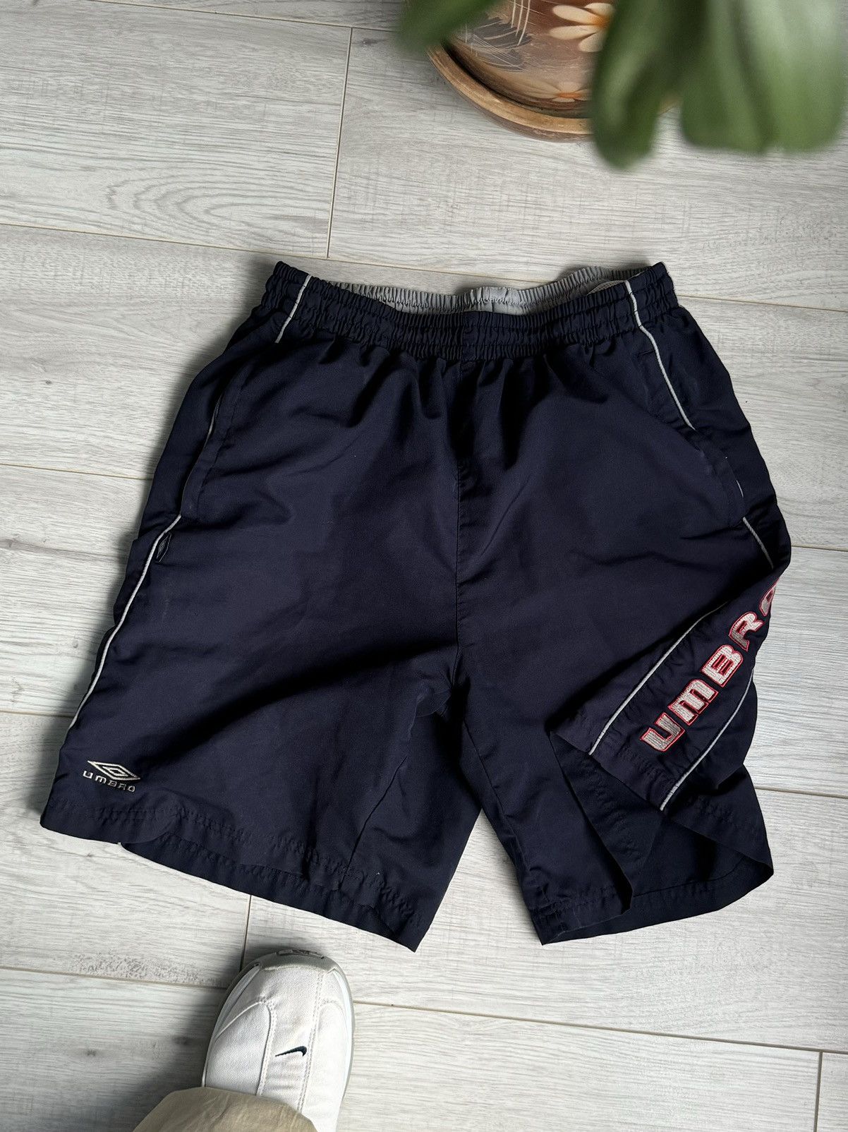 Umbro × Vintage Vintage shorts Umbro big logo Size US 34 / EU 50 - 1 Thumbnail