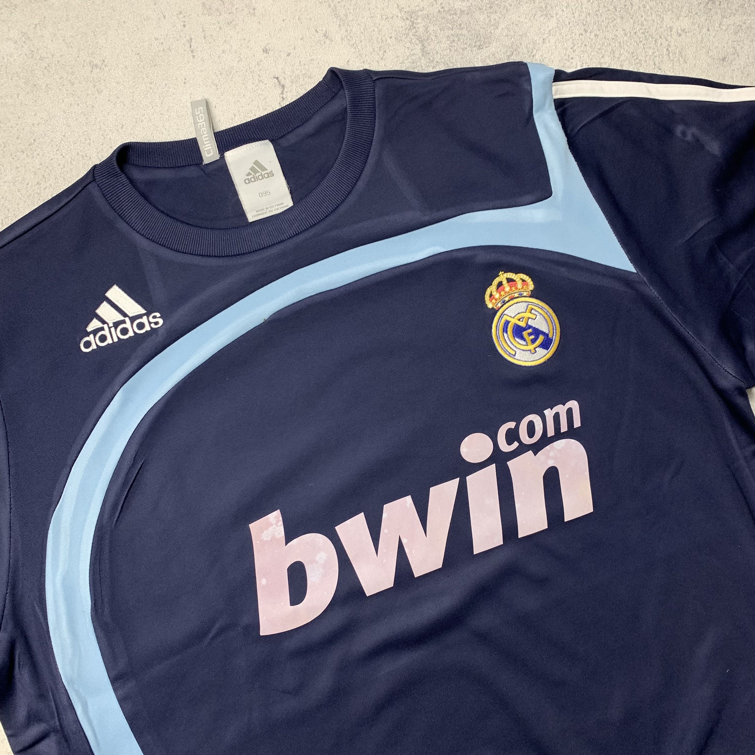 Adidas Vintage Adidas Real Madrid Y2K Sweatshirt Crewneck Size US S / EU 44-46 / 1 - 5 Thumbnail