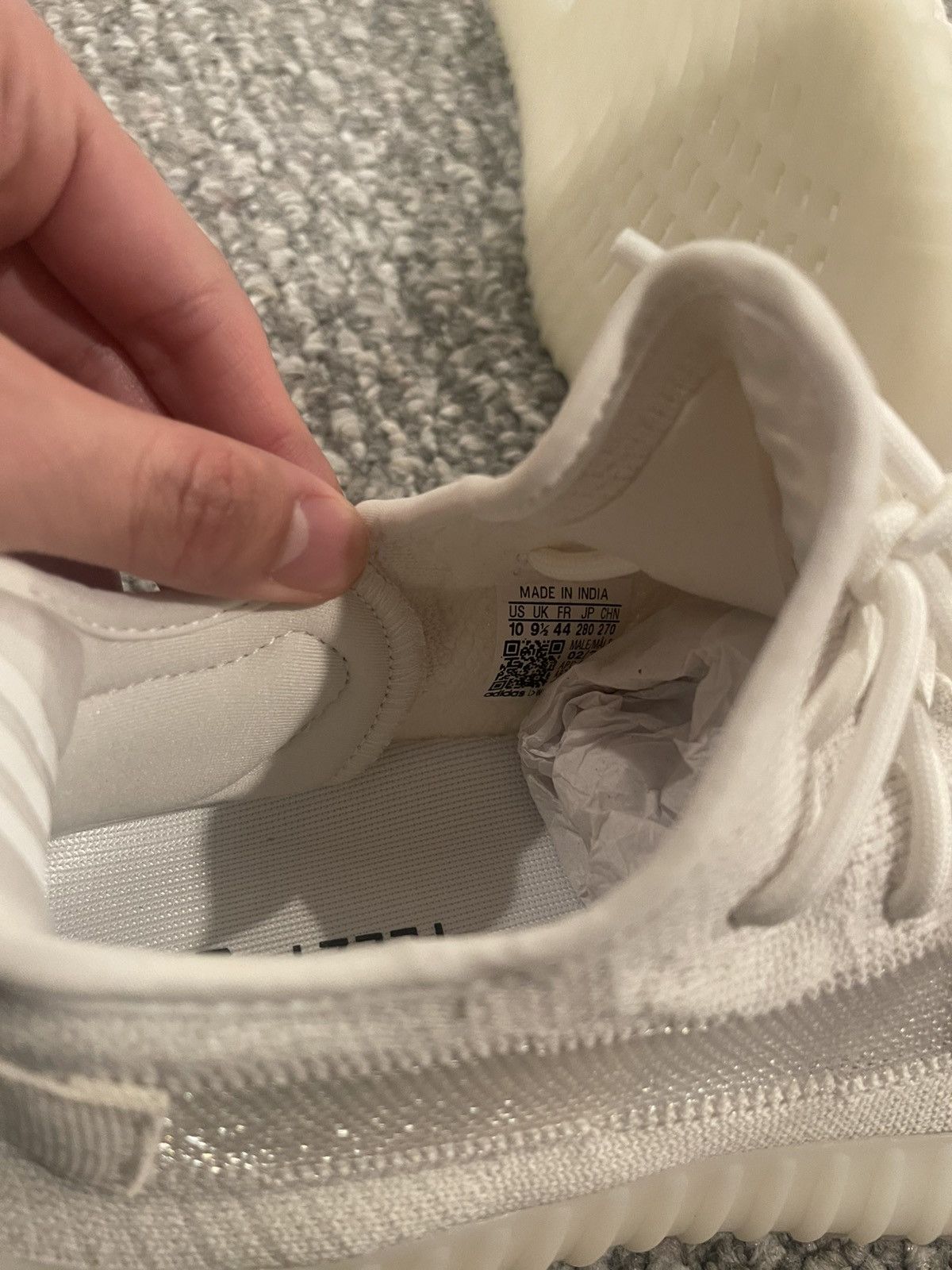 Yeezy Yeezy 350 V2 Bone Size 10 Brand New DS Size US 10 / EU 43 - 5 Thumbnail