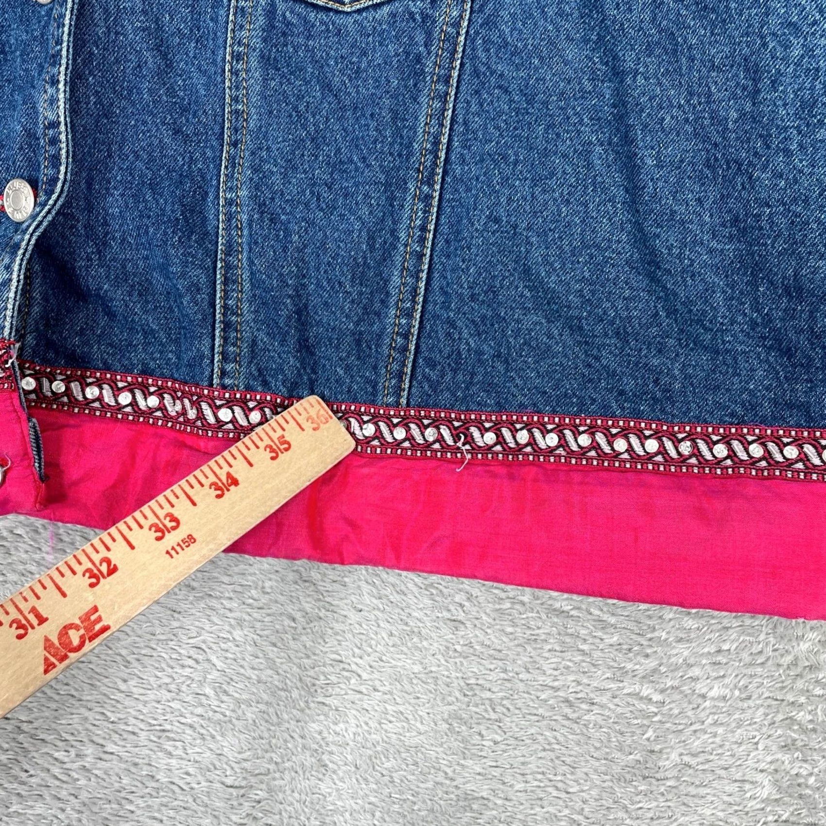 Denime VINTAGE BACCINI Denim Vest Womens 22W Plus Blue Pink Contrast Trim Embroidered Sleeveless Button Down Western Boho 90s Casual Jacket Womens Size 3XL / US 20-22 - 3 Thumbnail