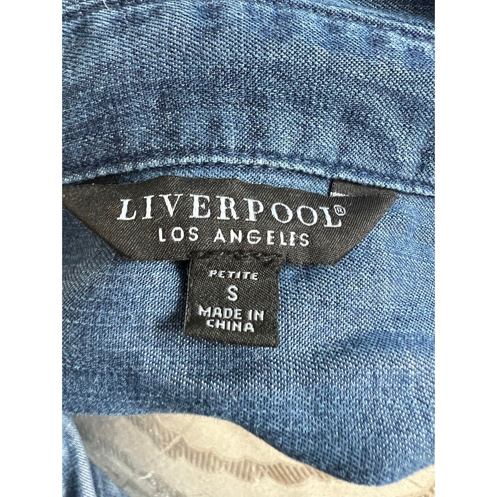 Other Liverpool Los Angeles Denim Button Up Top Petite Small NWT Size S / US 4 / IT 40 - 6 Thumbnail
