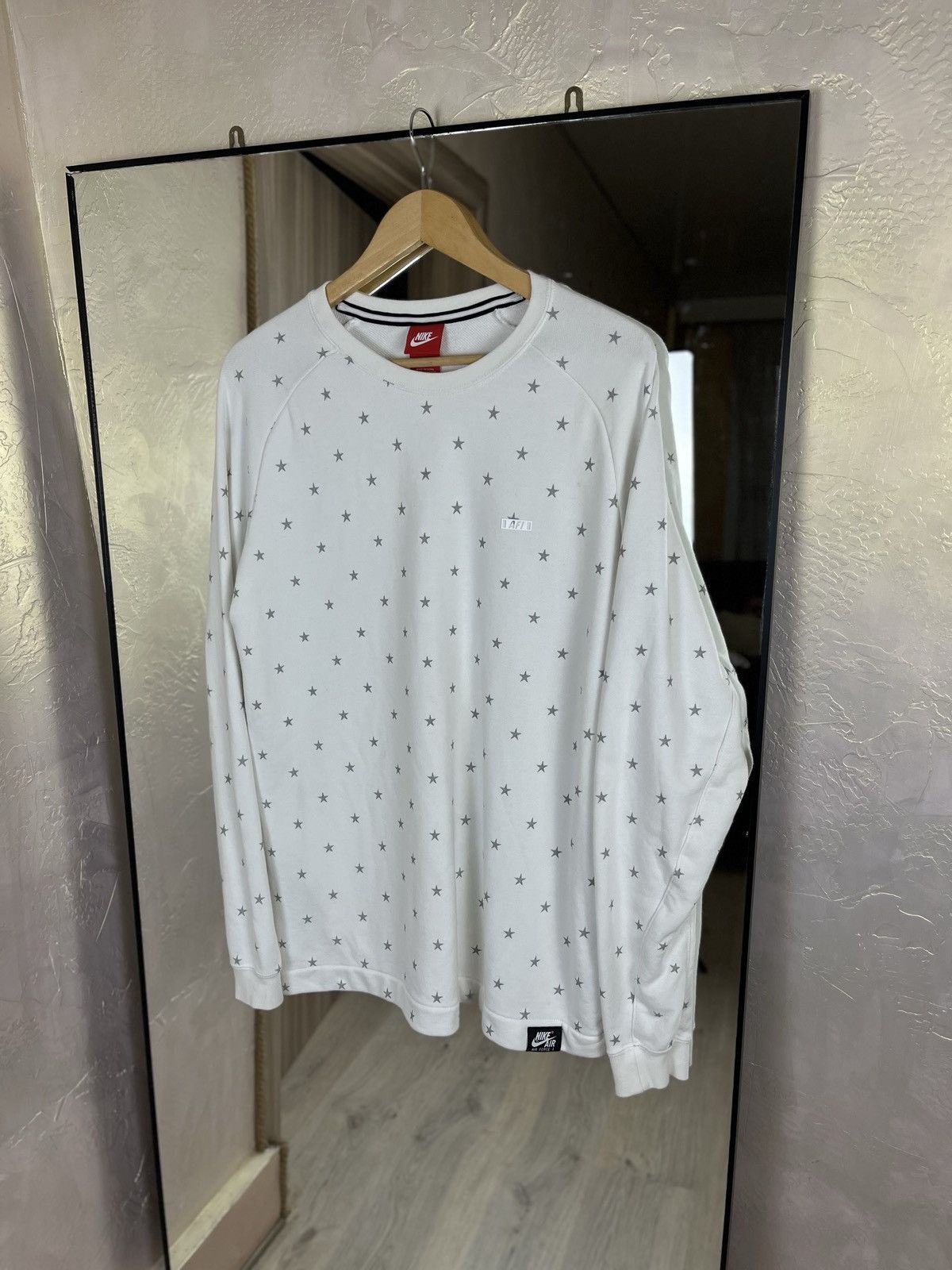 Nike Nike White All-Over Star Print LAFL Raglan Crewneck Size US L / EU 52-54 / 3 - 1 Thumbnail