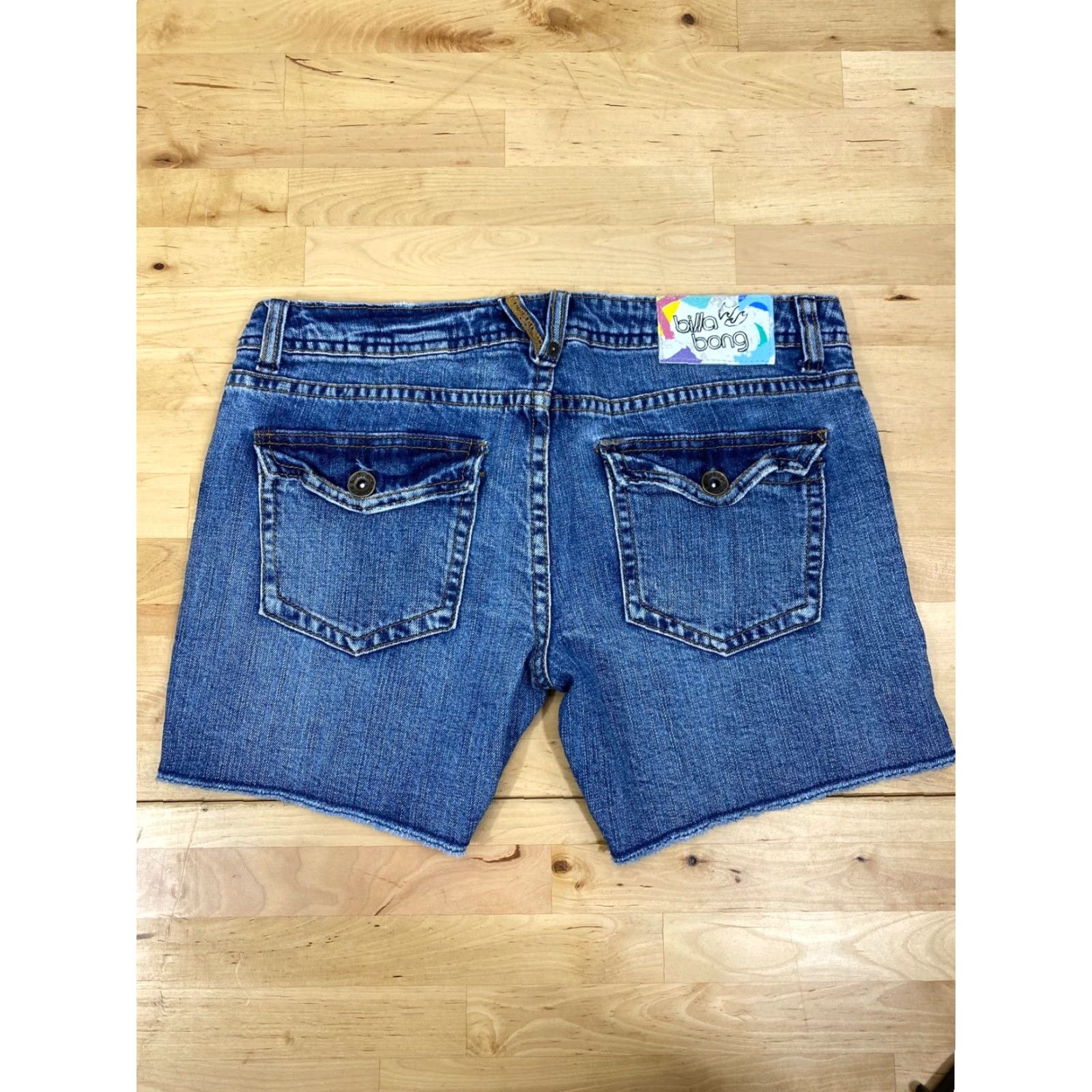 Billabong Billabong Women's Denim Shorts Logo Low Rise Gray 7 | 31 in Waist | 5-Pocket Design | Vintage? No | Regular Fit | Button Zip Size 24" / US 00 / IT 34 - 2 Thumbnail