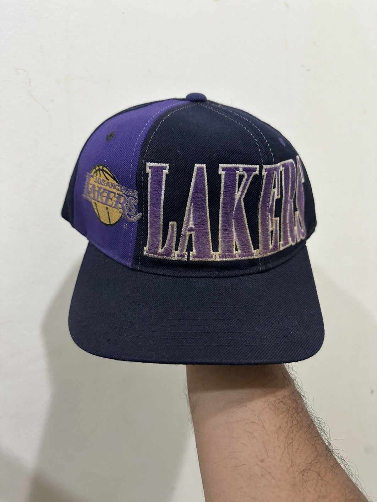 NBA × Starter 90’s Lakers Starter Snapback Size ONE SIZE - 1 Thumbnail