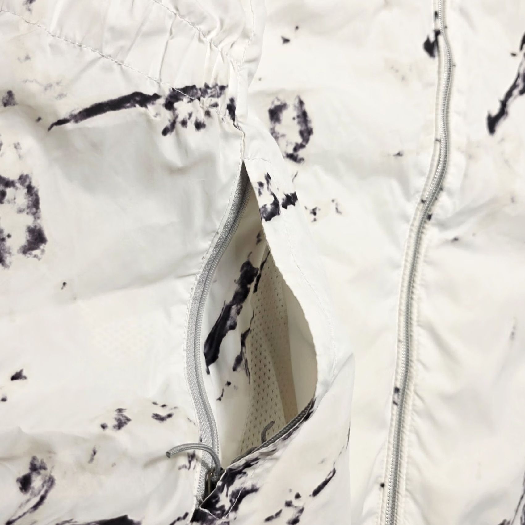 New Balance New Balance Windbreaker Hood Zip Women White Medium Jacket Regular Size M Size M / US 6-8 / IT 42-44 - 8 Thumbnail