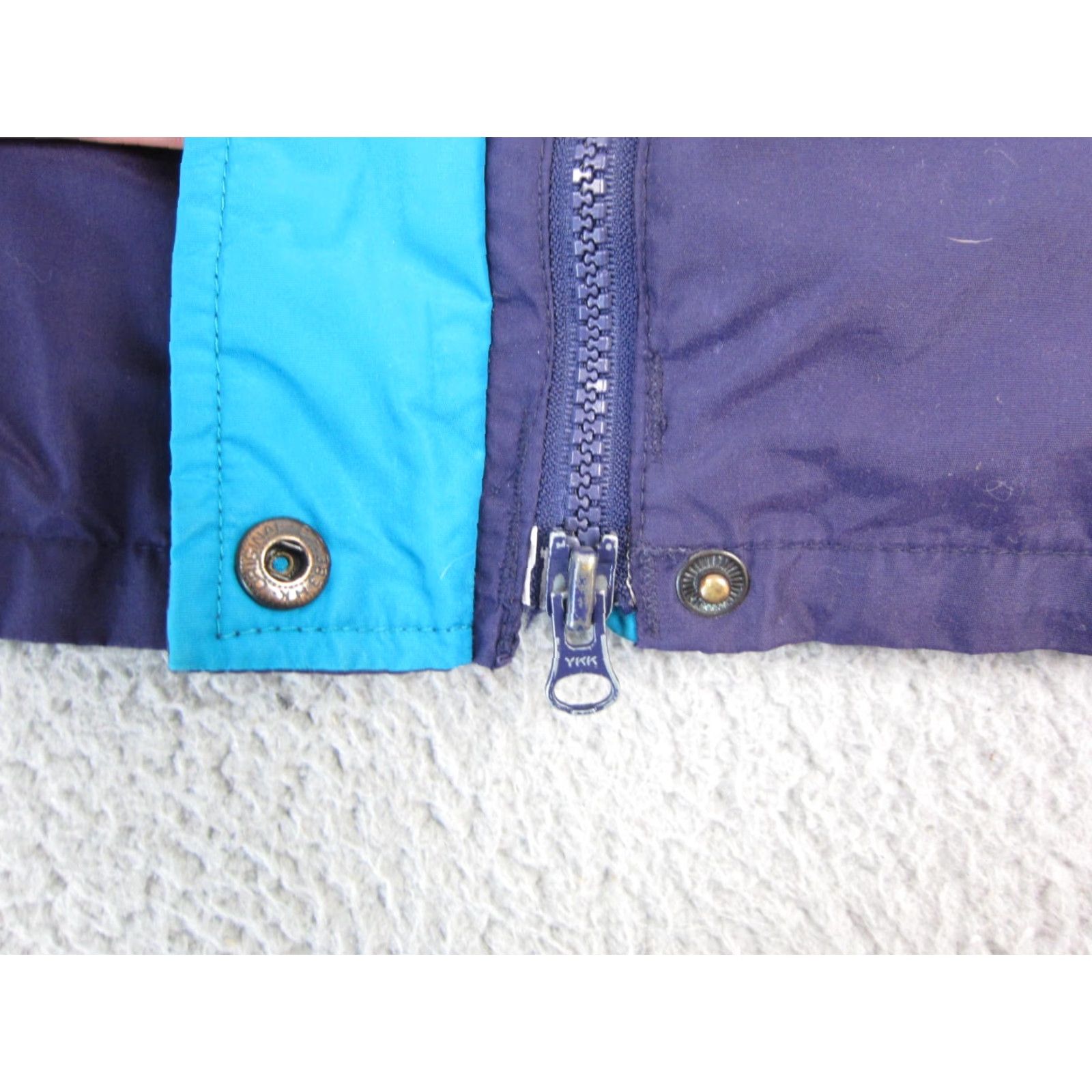 Vintage VINTAGE Columbia Jacket Womens Large Purple Blue Windbreaker 90s Zip Hooded All Seasons Full Zip Inner Pockets Men? Women? (adjusted) Size L / US 10 / IT 46 - 5 Thumbnail