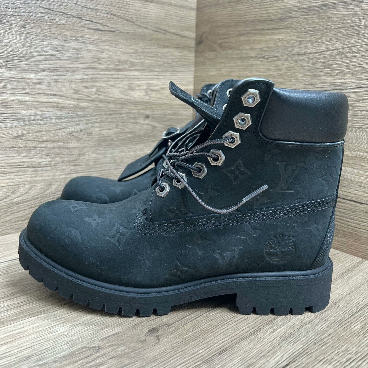 Louis Vuitton Louis Vuitton x Timberland Black Monogram Short Boots Size US 8 / EU 41 - 1 Preview