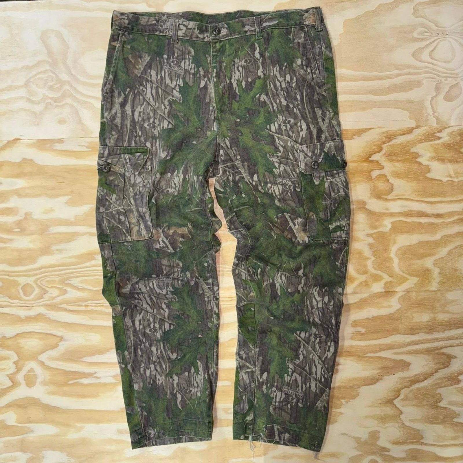 Realtree Vintage y2k realtree camo 1990s cargo hunting workwear pants Size US 38 / EU 54 - 1 Thumbnail