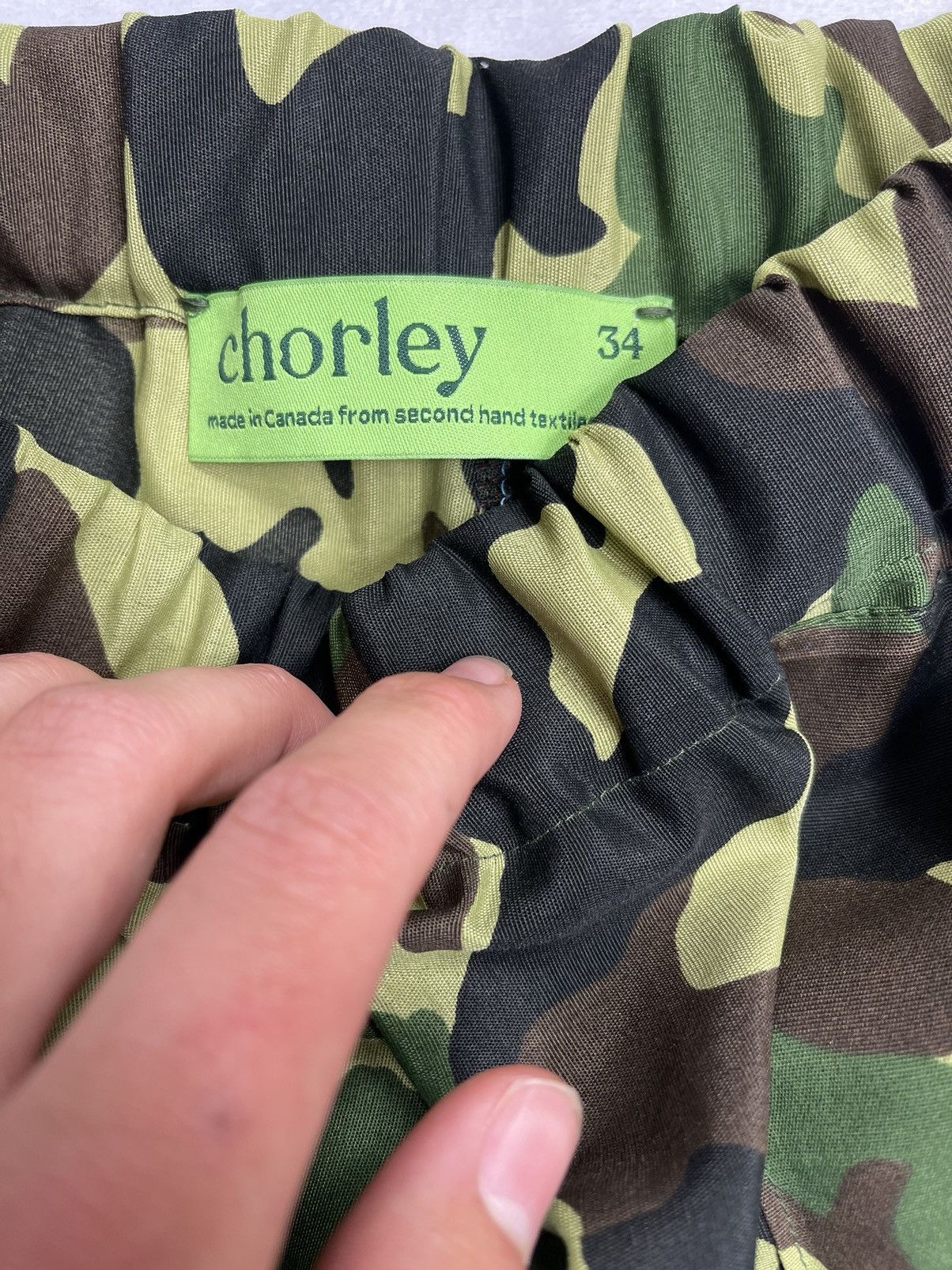 Chorley Chorley Bungee camo flight cargo carpenter shorts military Size US 34 / EU 50 - 3 Thumbnail